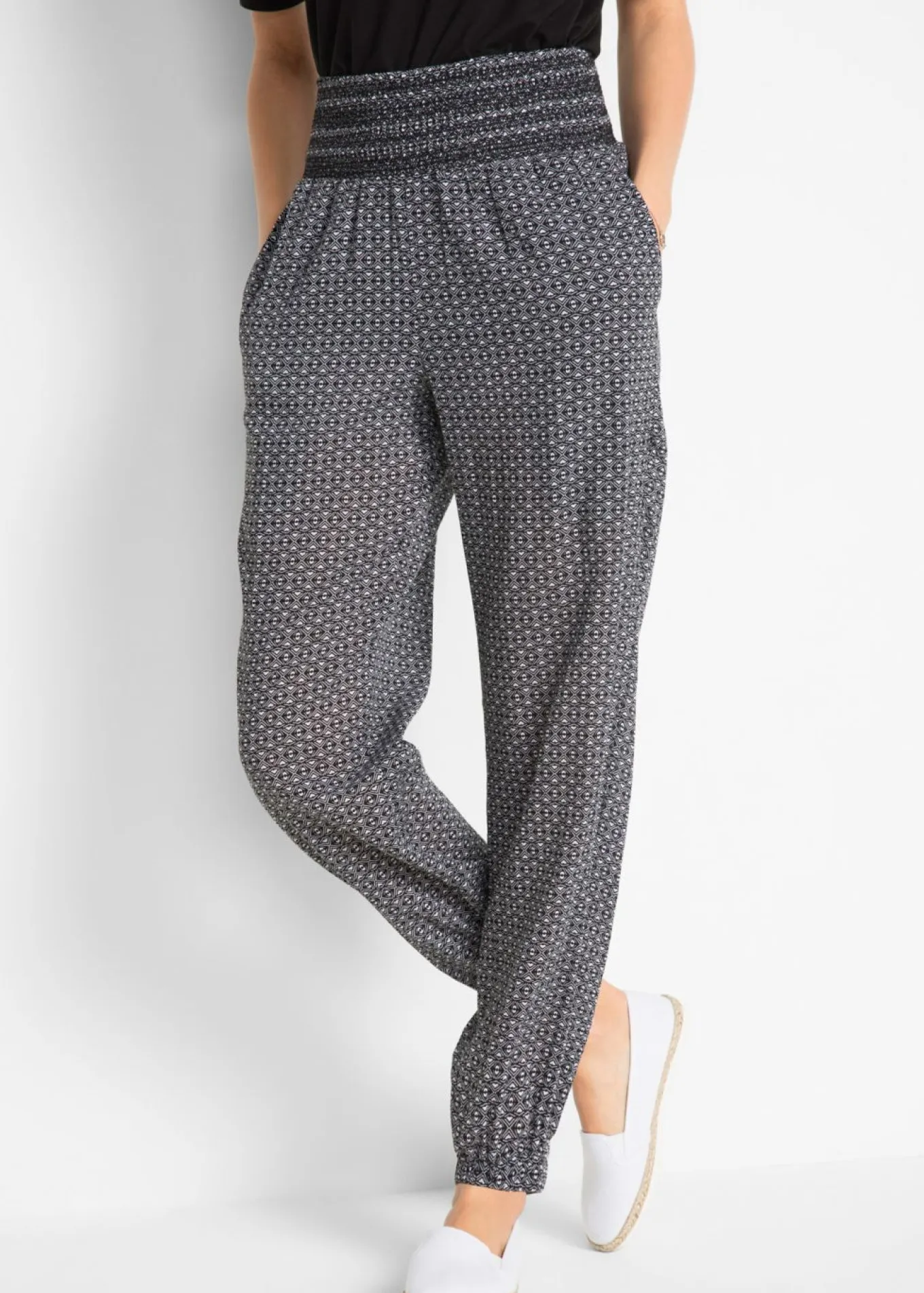 Pantalón bombacho arrugado