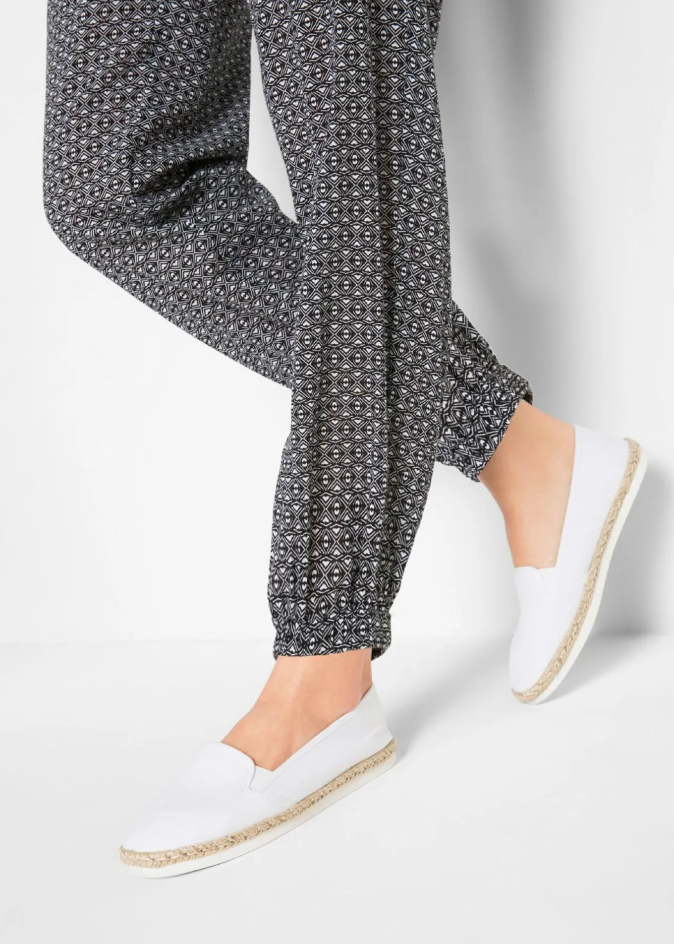 Pantalón bombacho arrugado