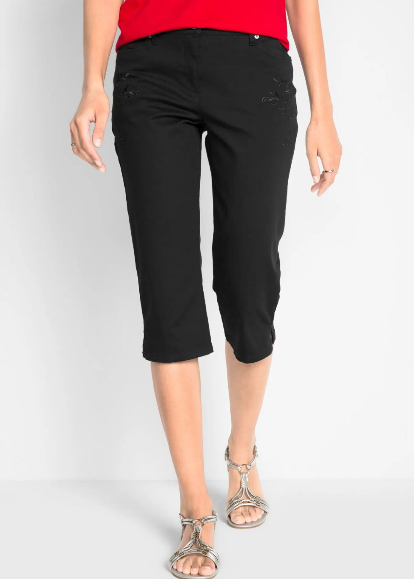 Pantalón capri de algodón con cintura cómoda y aberturas laterales