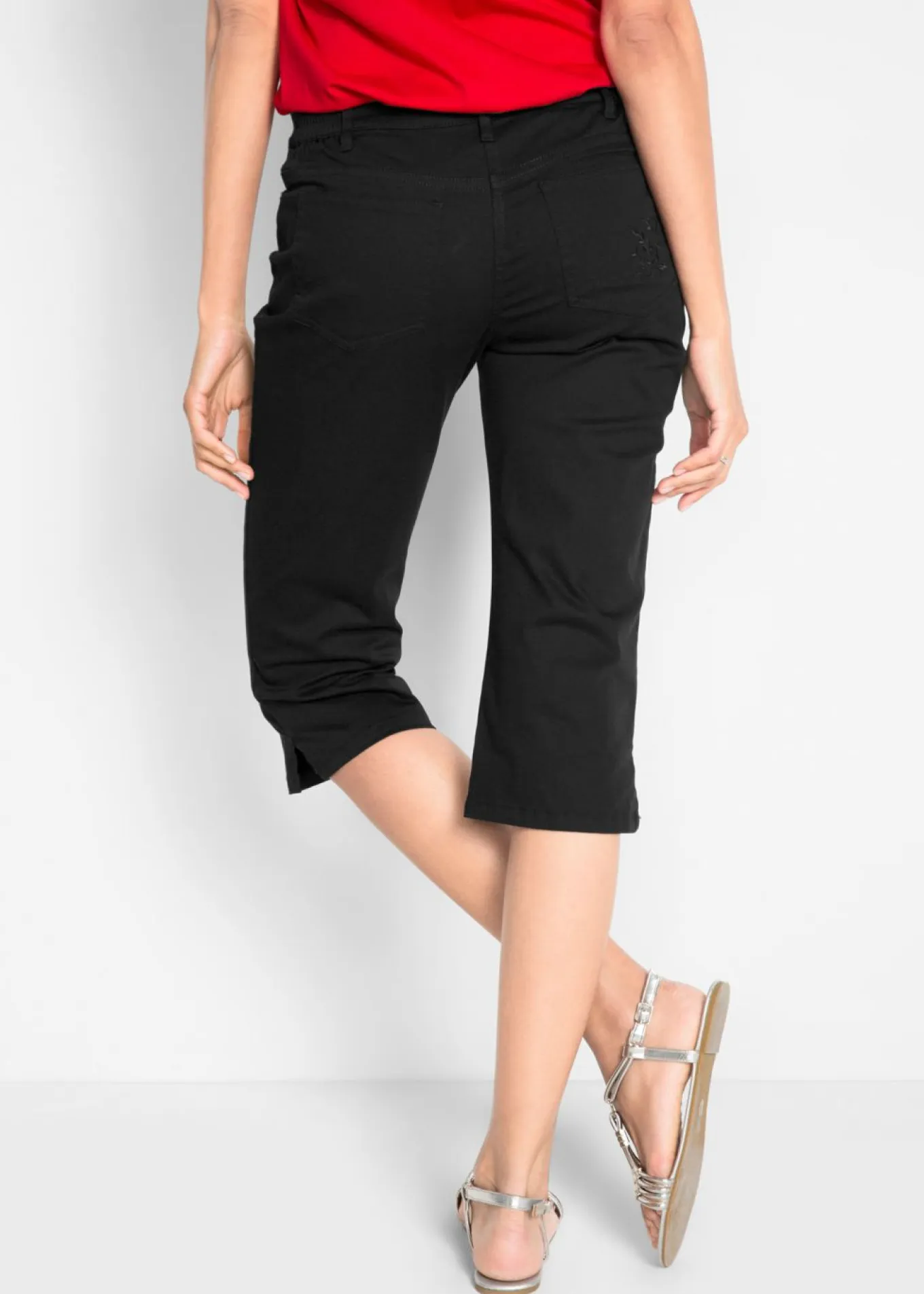 Pantalón capri de algodón con cintura cómoda y aberturas laterales