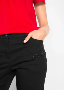 Pantalón capri de algodón con cintura cómoda y aberturas laterales