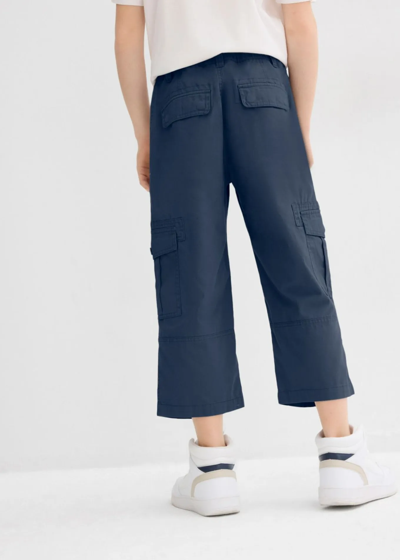 Pantalón capri de algodón puro con corte holgado