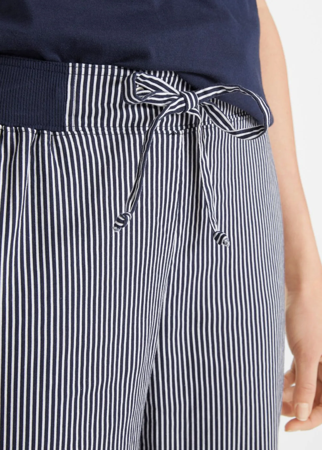 Pantalón capri de lino