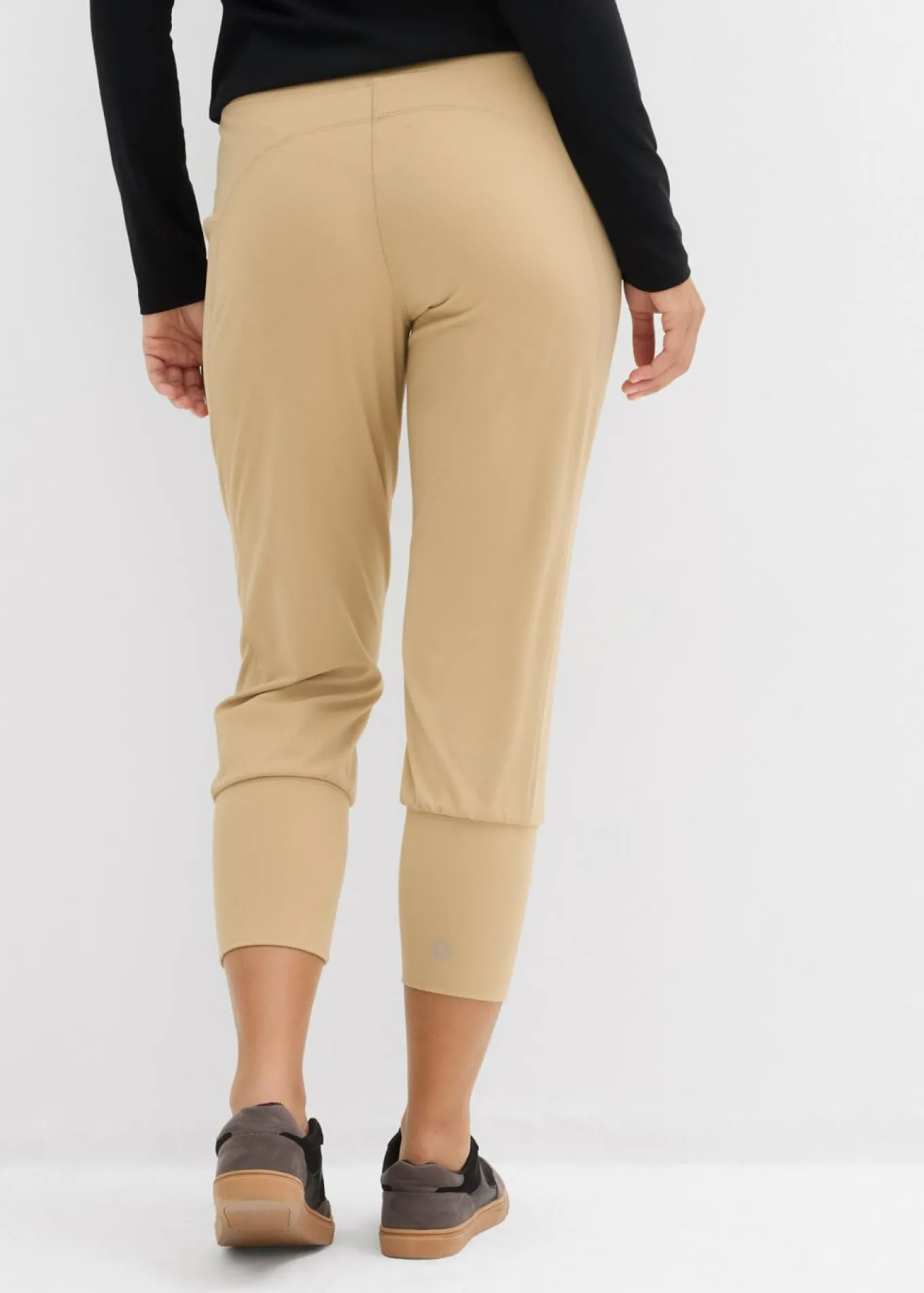 Pantalón capri de material suave