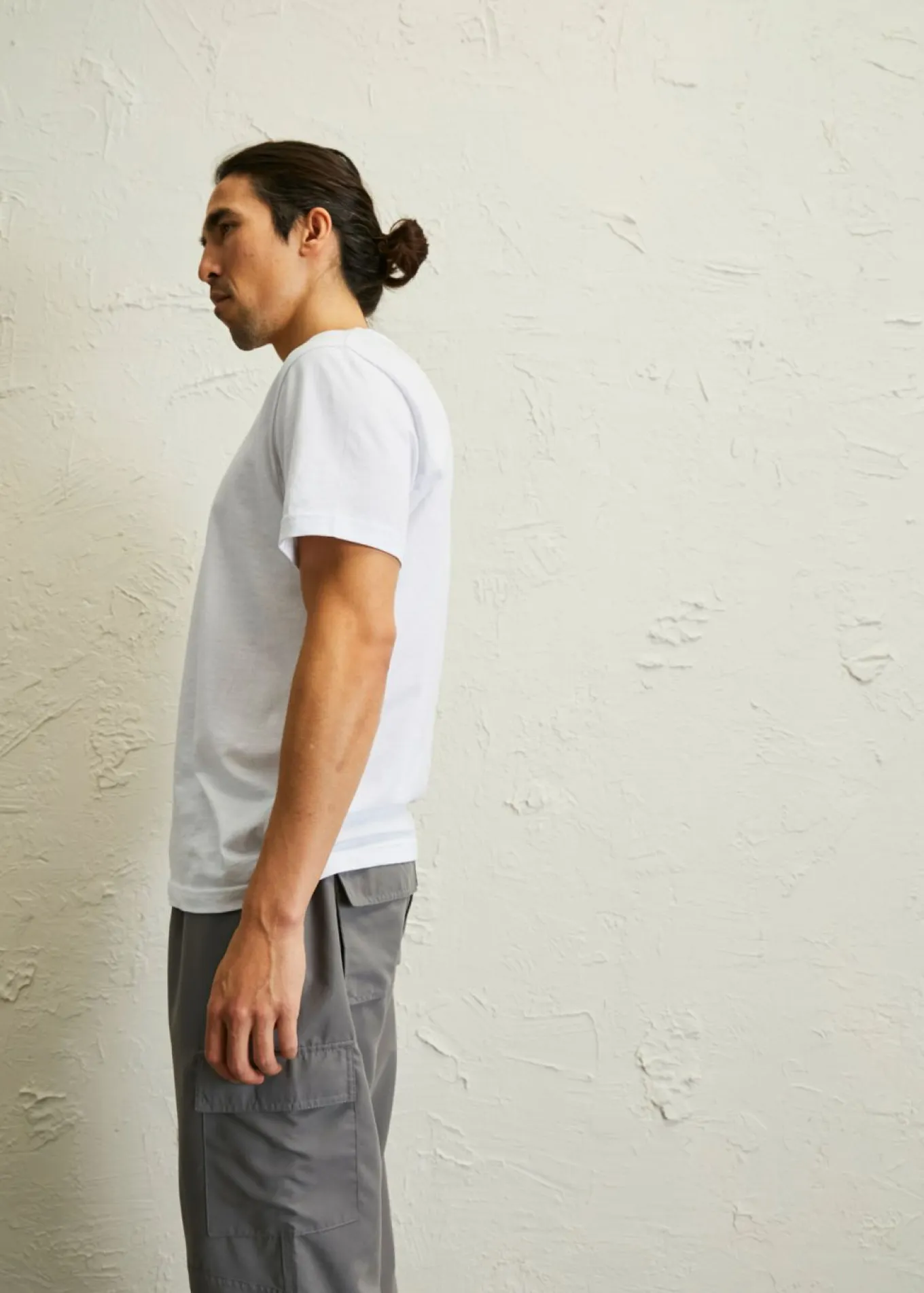 Pantalón capri de microfibra con corte regular