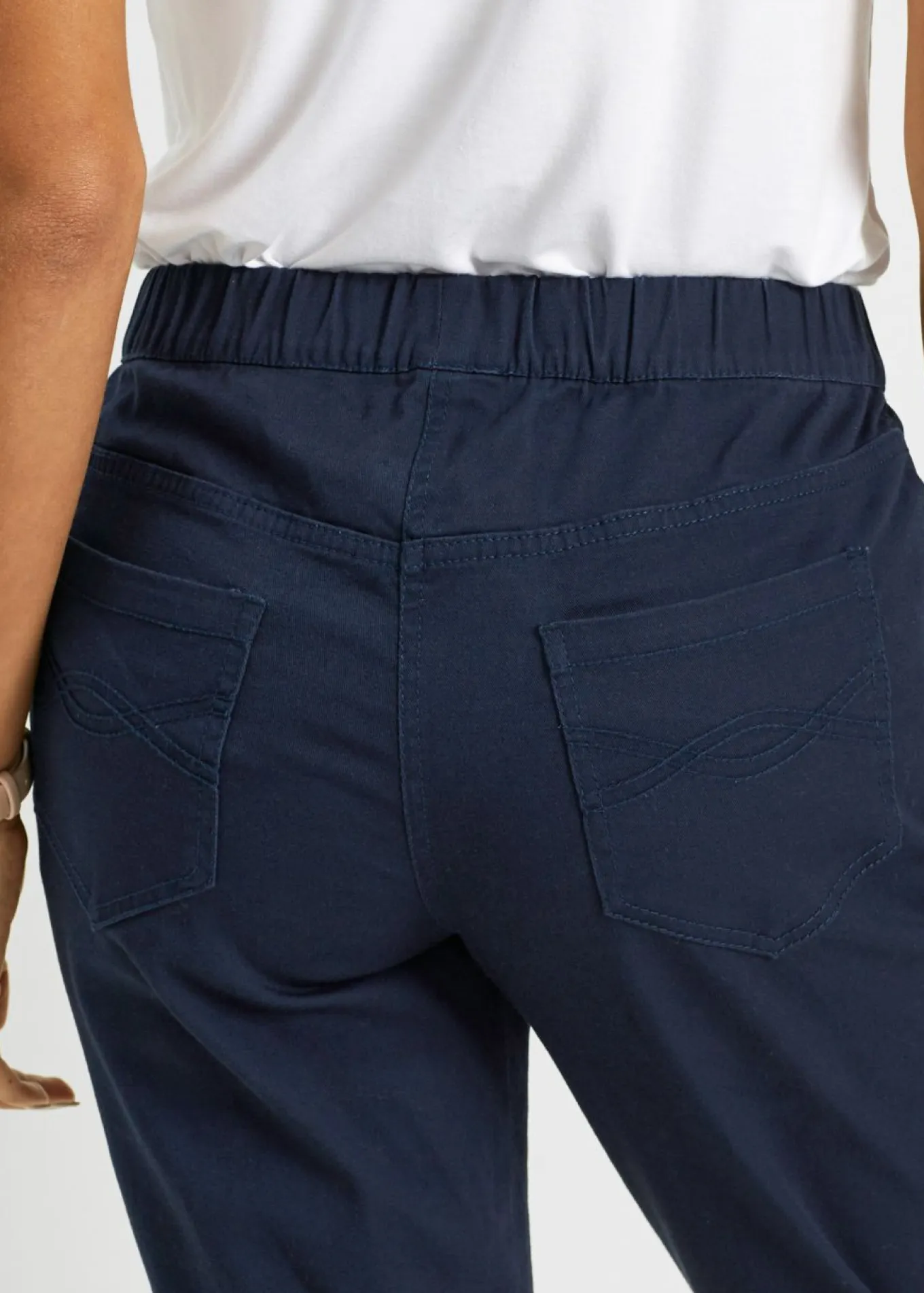 Pantalón capri sin cierre con elástico