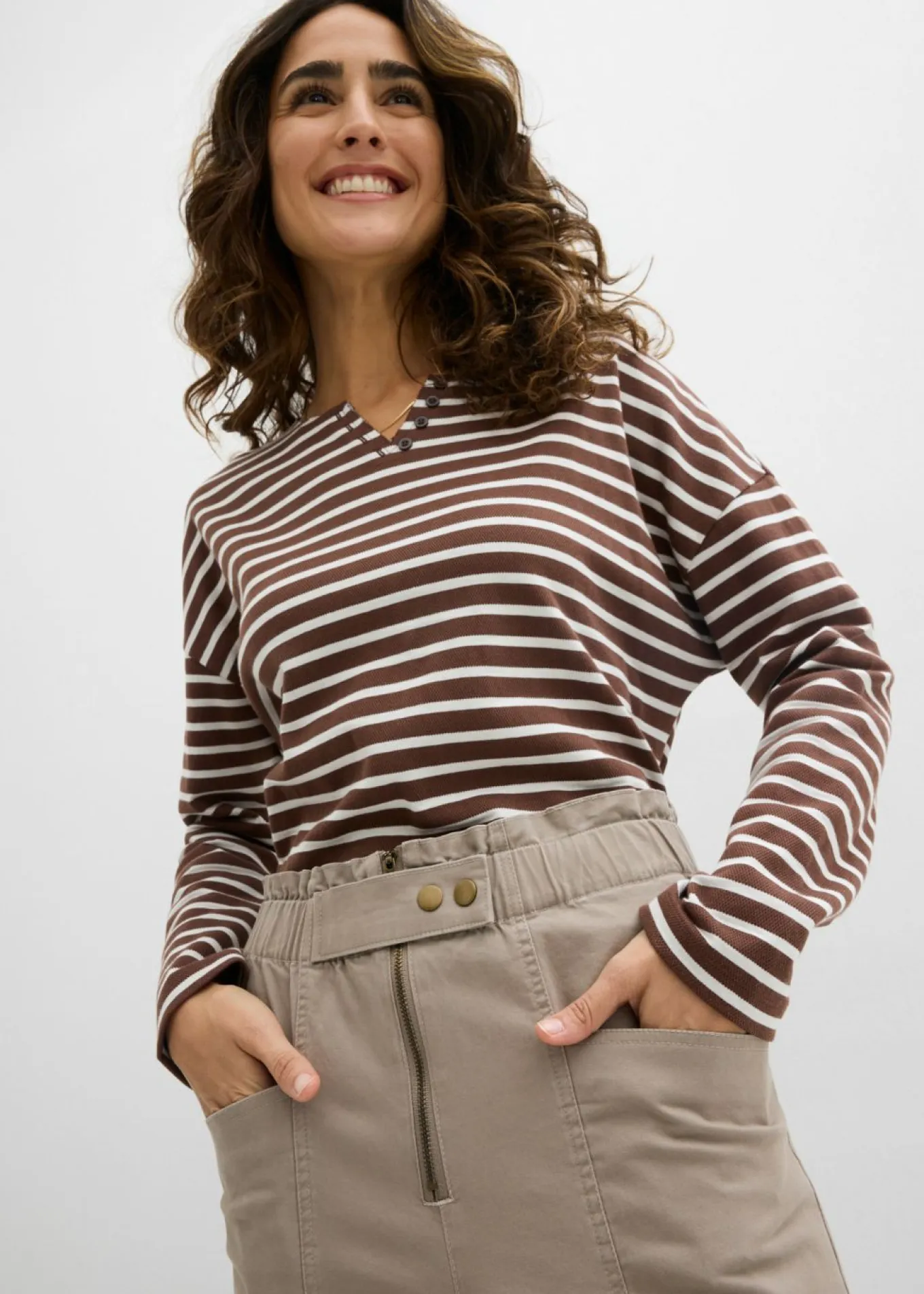 Pantalón cargo de sarga