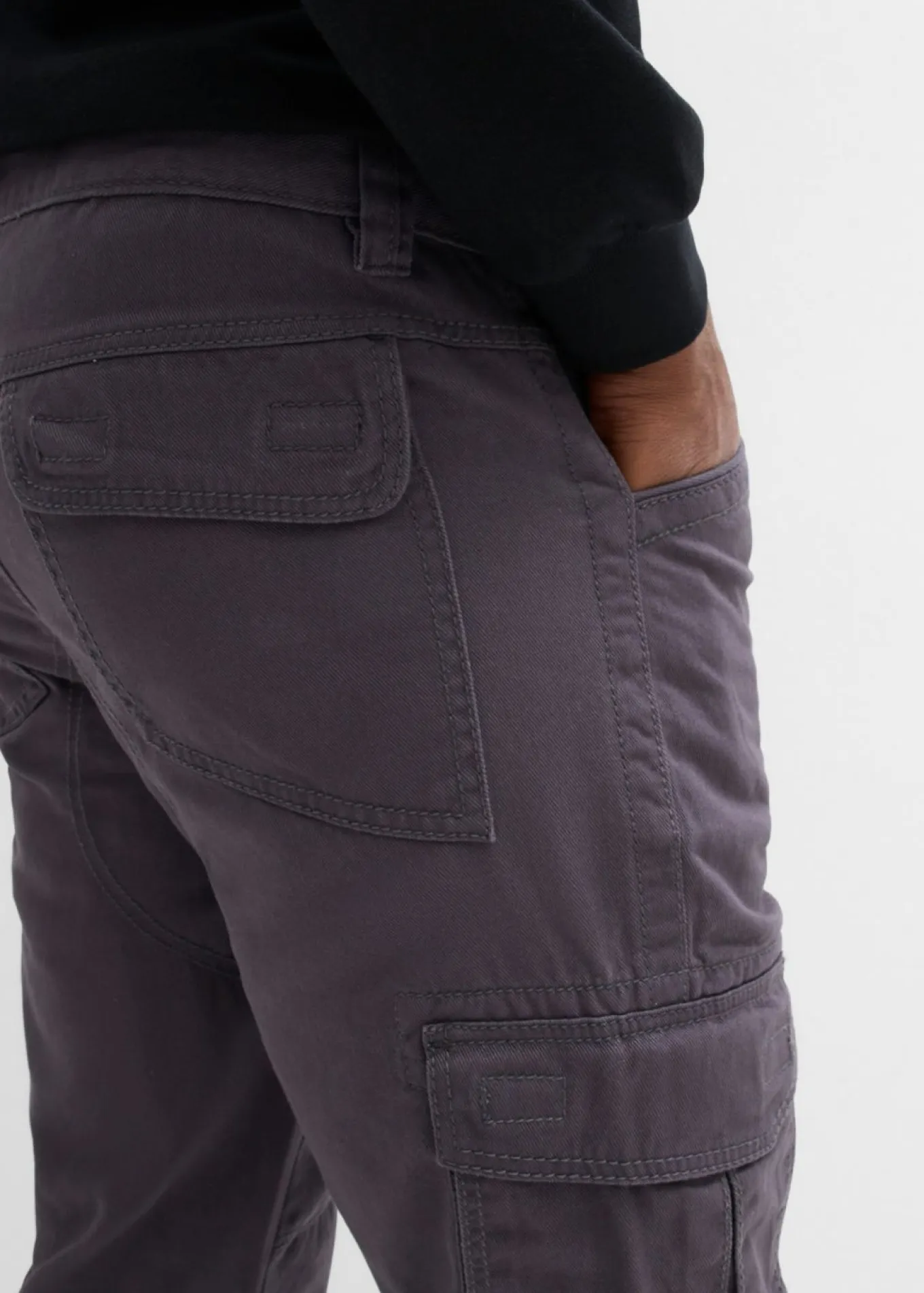 Pantalón cargo, relaxed fit, straight