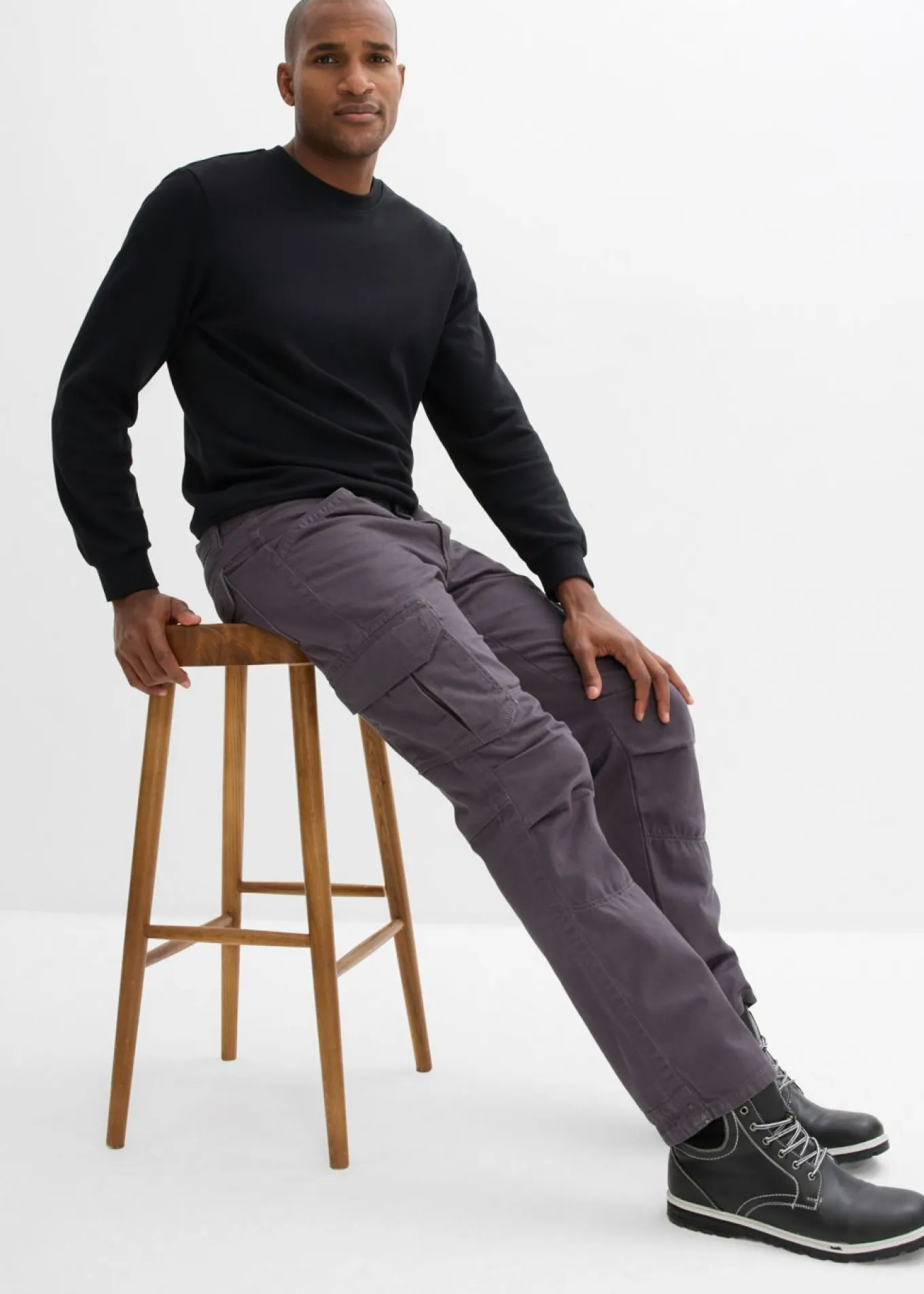 Pantalón cargo, relaxed fit, straight
