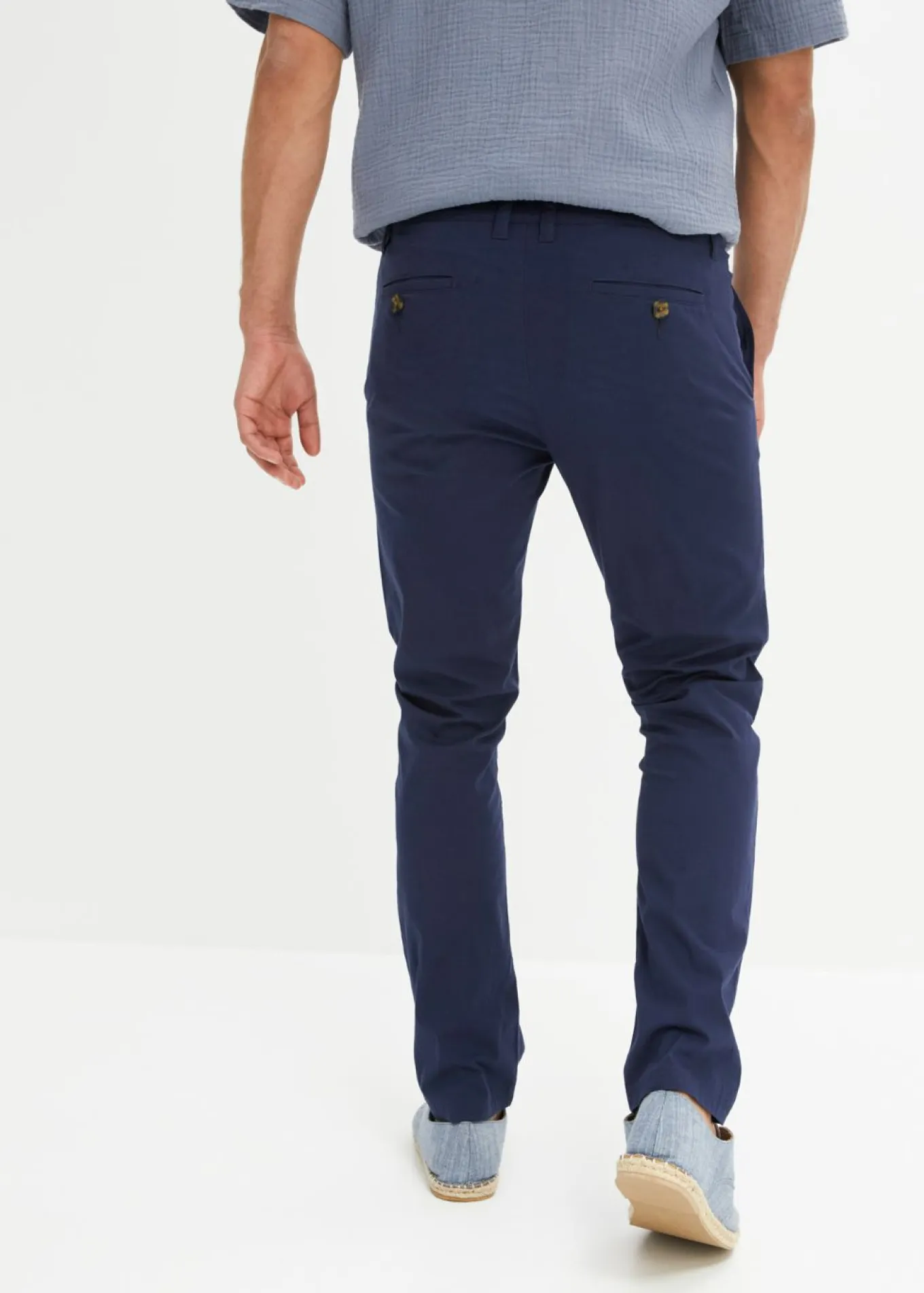 Pantalón chino elástico, regular fit, straight