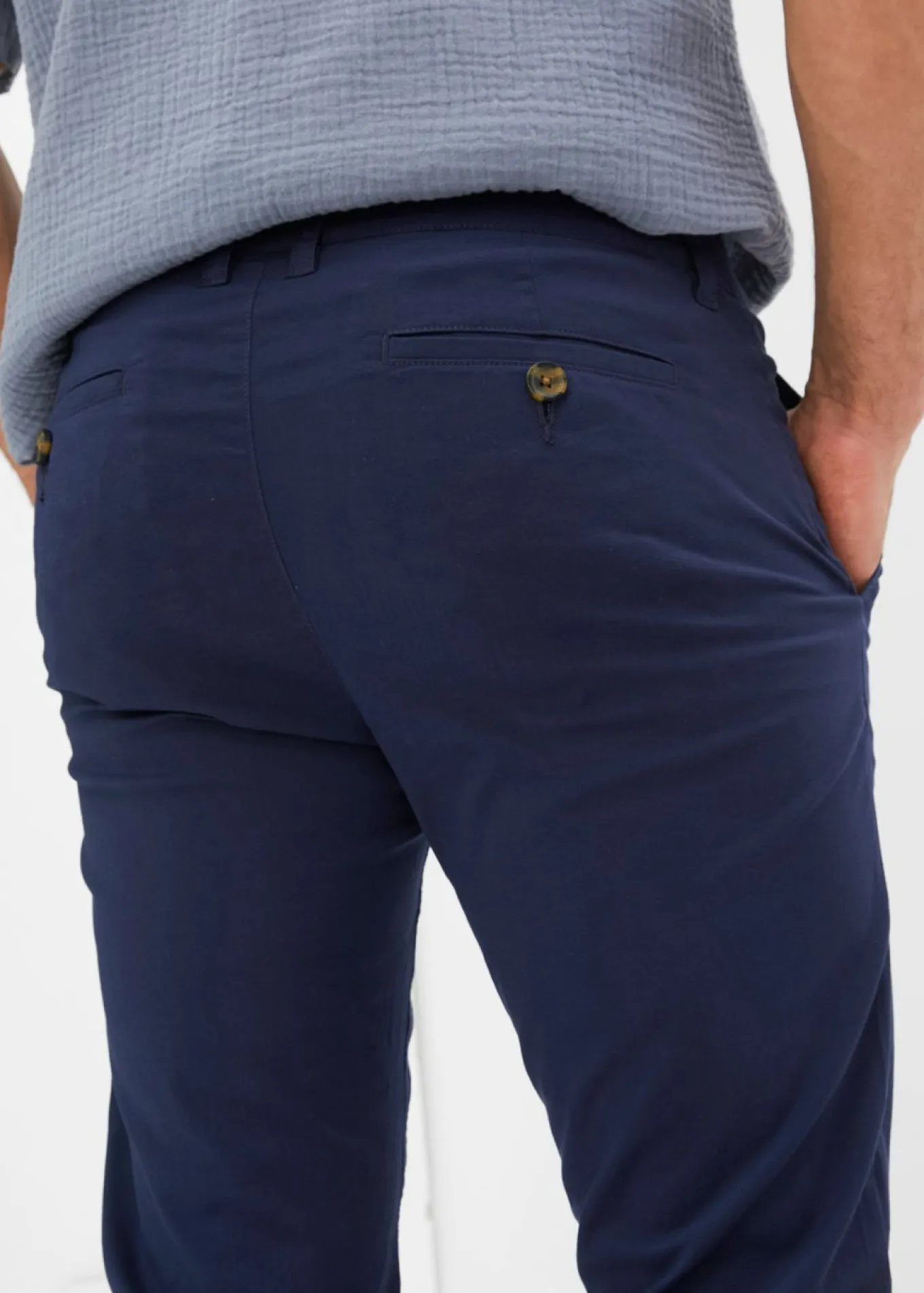 Pantalón chino elástico, regular fit, straight