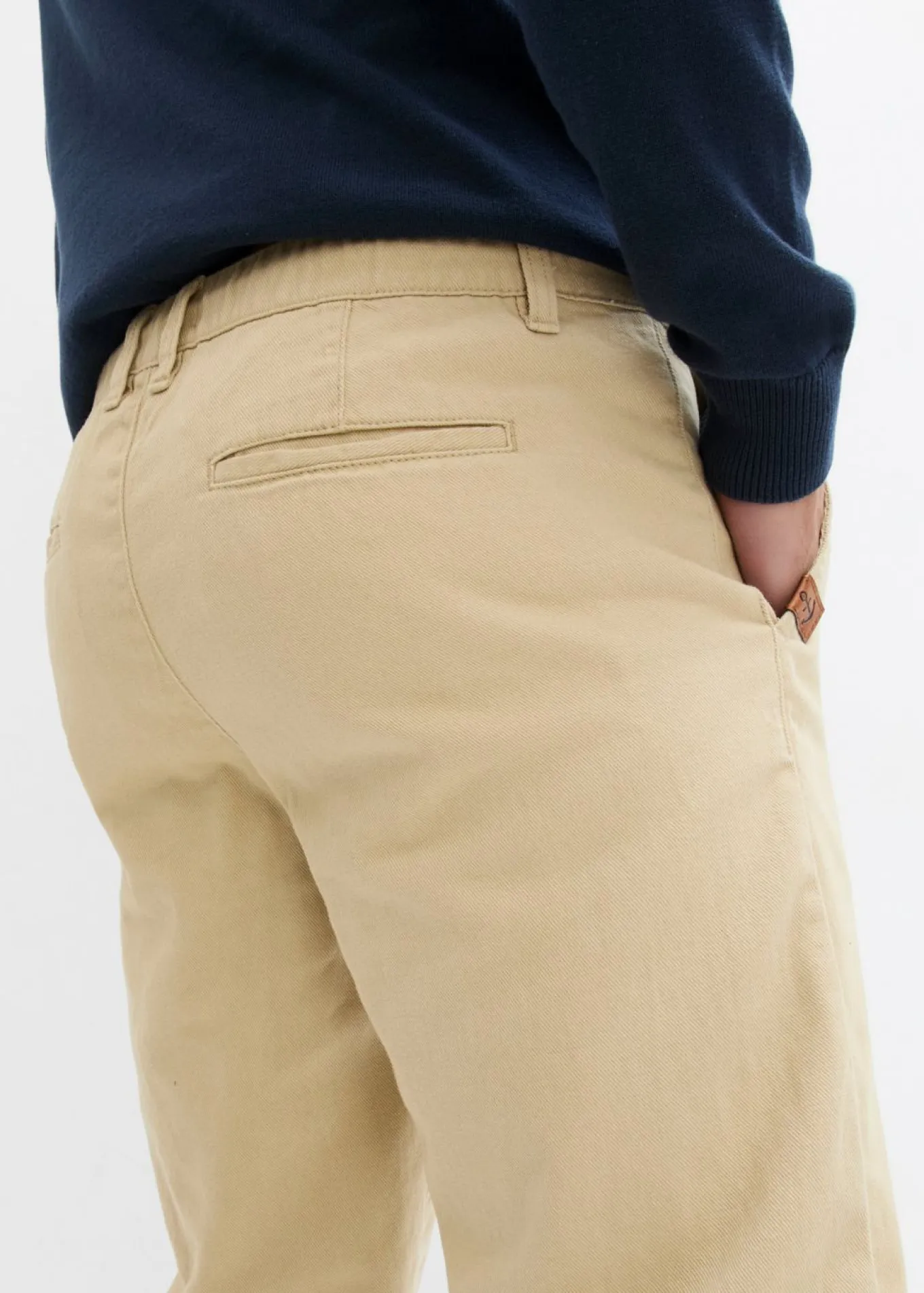 Pantalón chino, relaxed fit, de algodón puro, straight