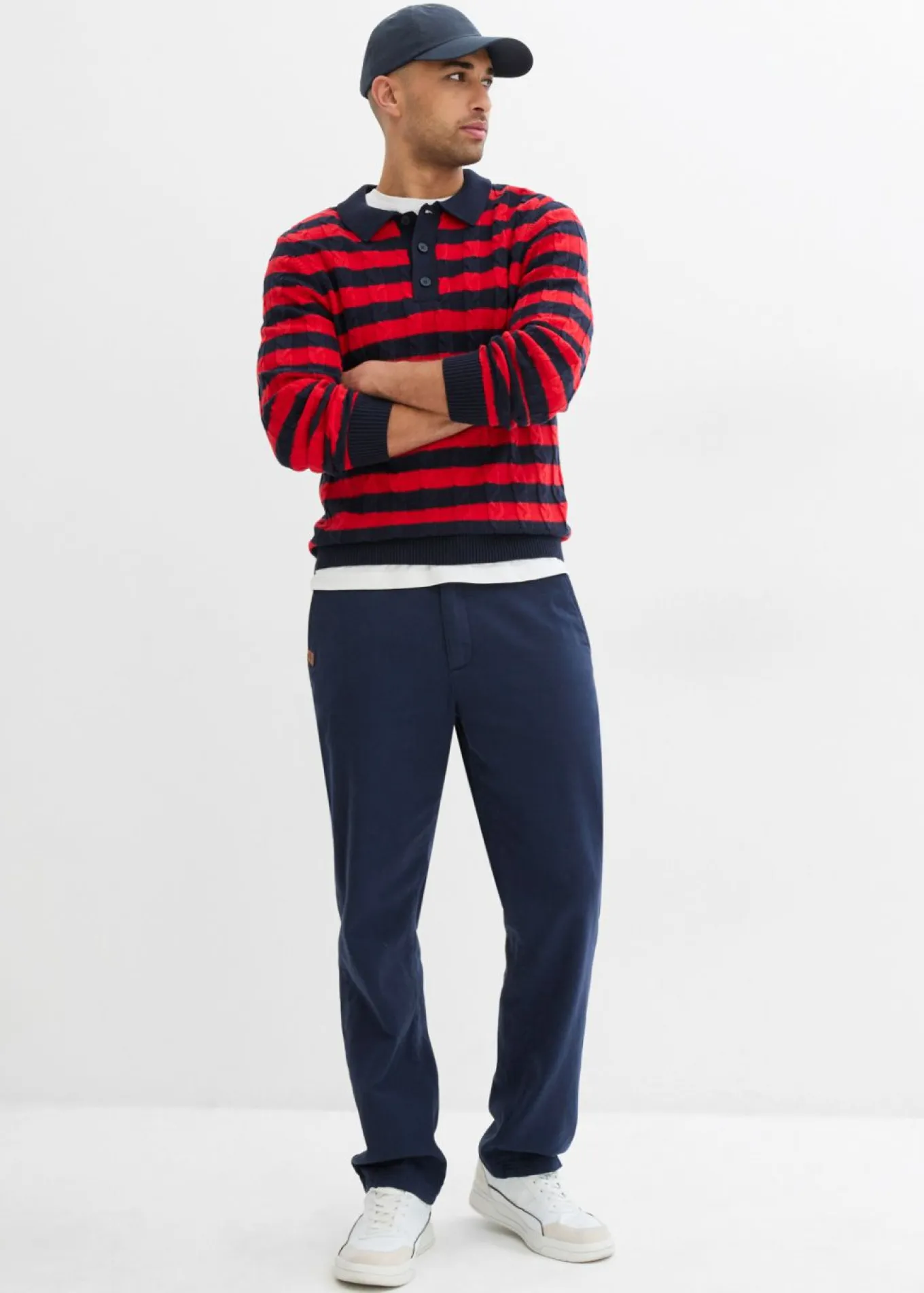 Pantalón chino, relaxed fit, de algodón puro, straight