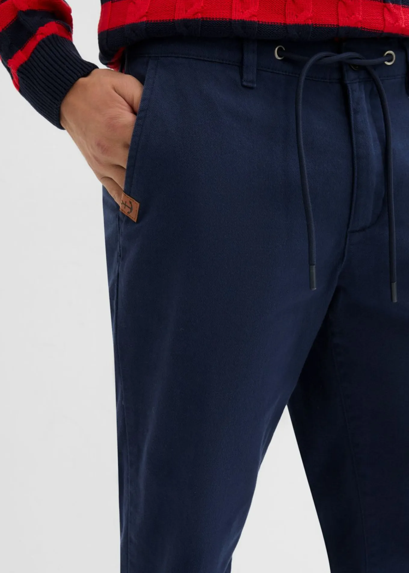 Pantalón chino, relaxed fit, de algodón puro, straight