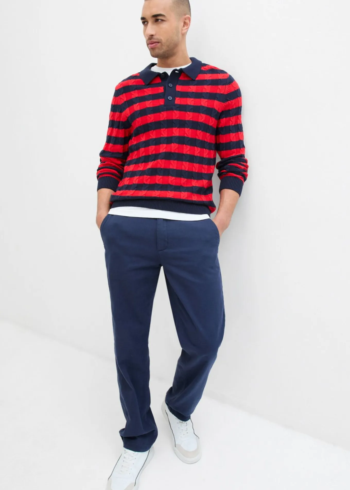 Pantalón chino, relaxed fit, de algodón puro, straight
