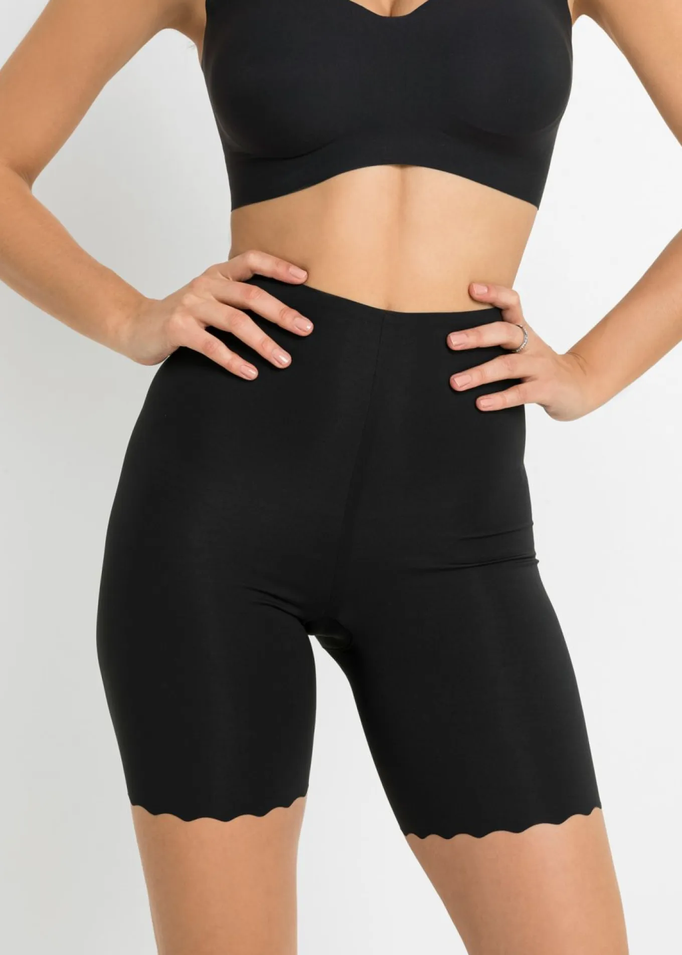 Pantalón ciclista con ligero efecto moldeador