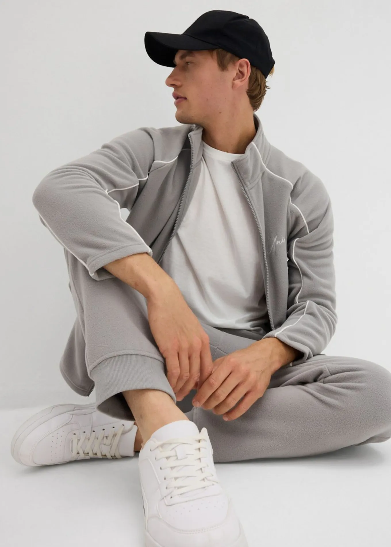 Pantalón cálido tipo cargo de felpa con corte regular