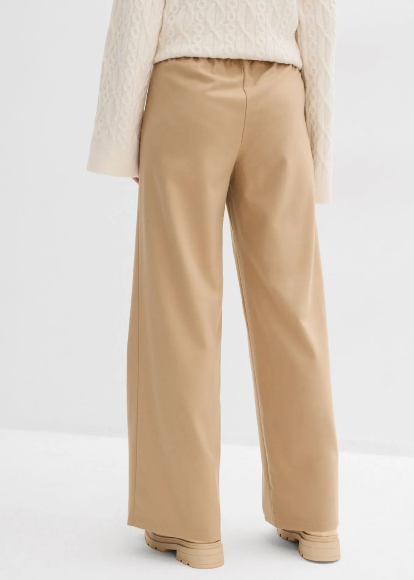 Pantalón con aspecto de lana y cinturilla cómoda