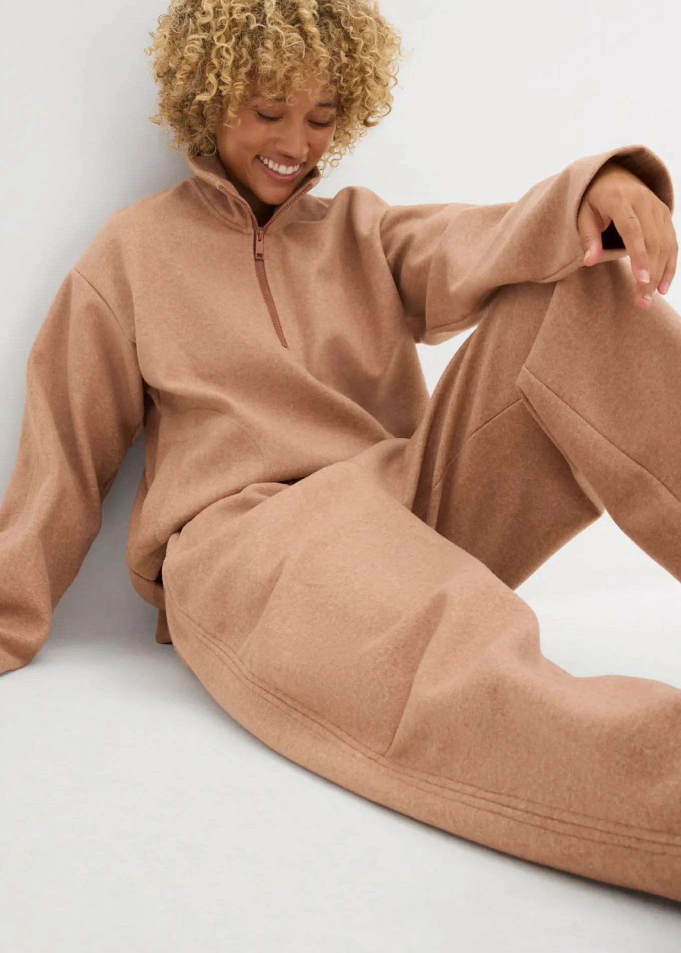 Pantalón con aspecto de lana y corte barrel