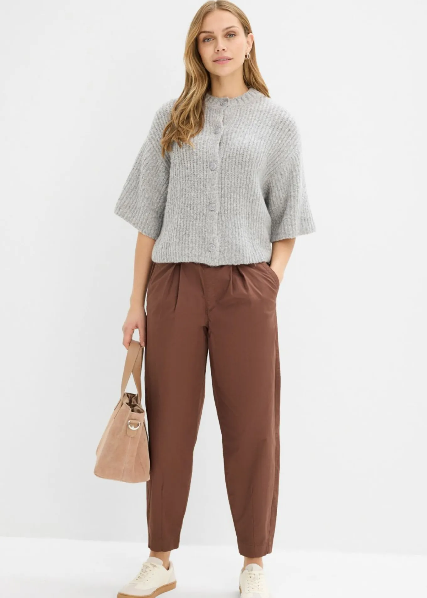 Pantalón con corte barrel y cintura cómoda