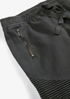 Pantalón con detalles biker