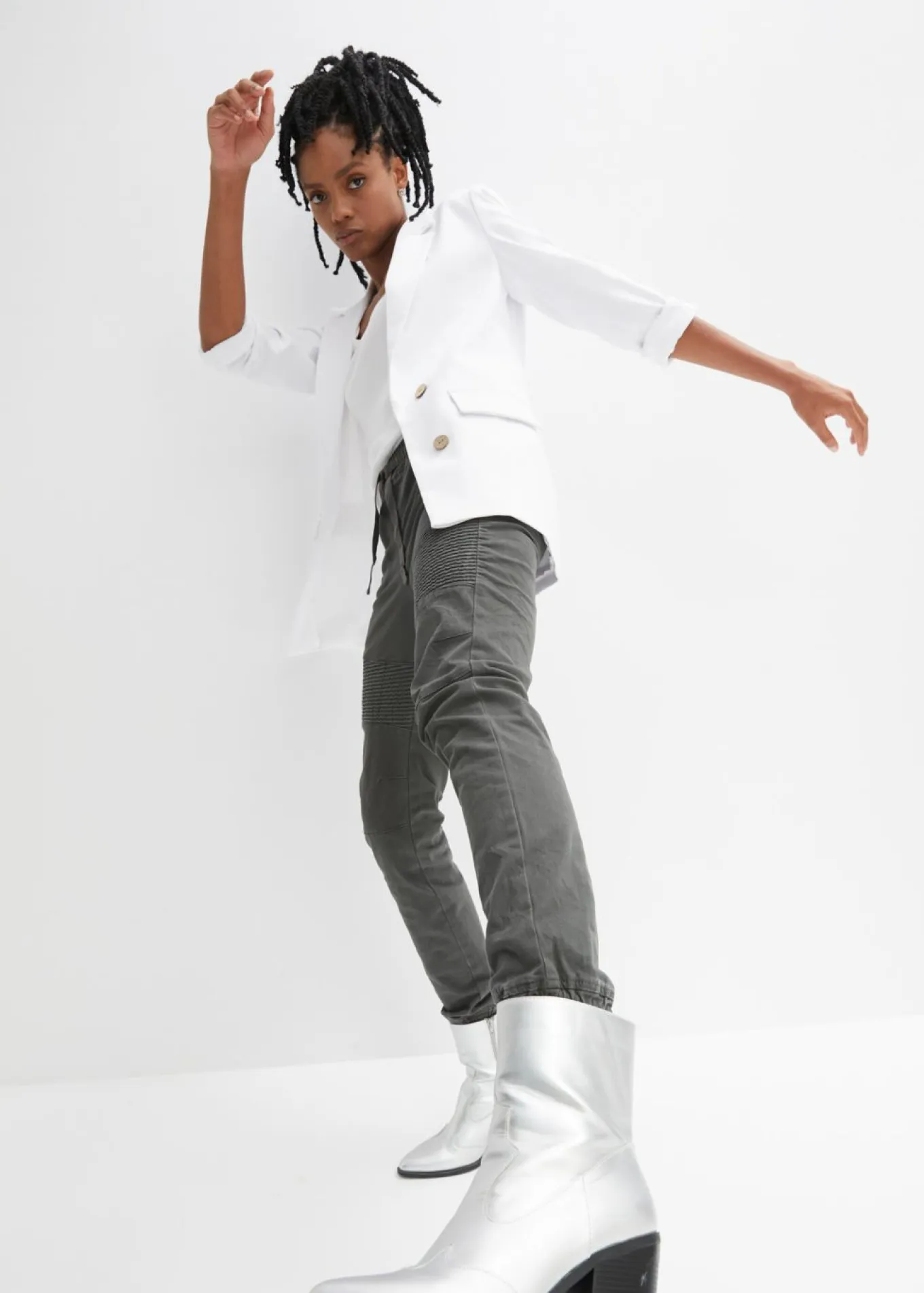 Pantalón con detalles biker