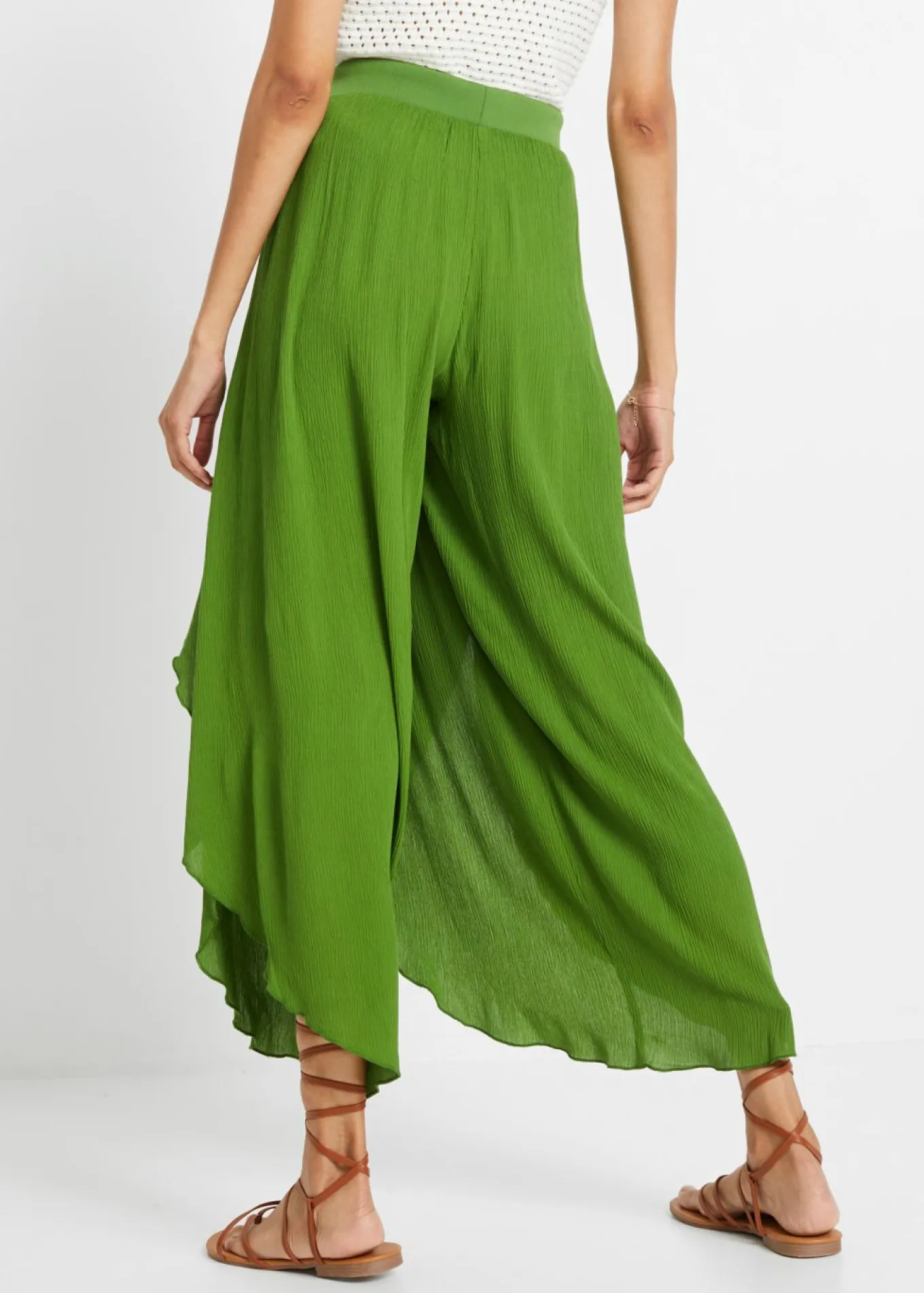 Pantalón con efecto arrugado estructurado
