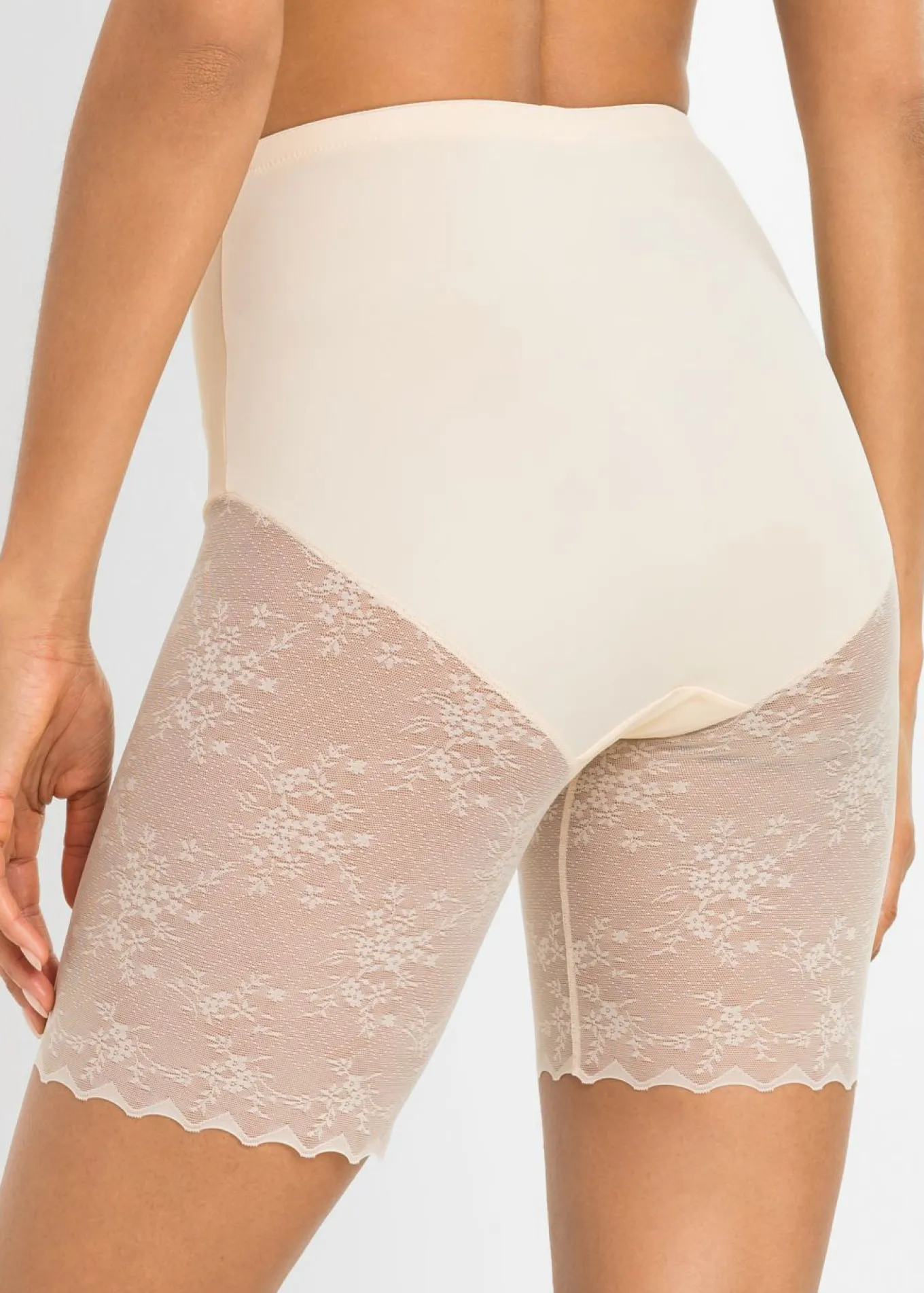 Pantalón con efecto moldeador medio