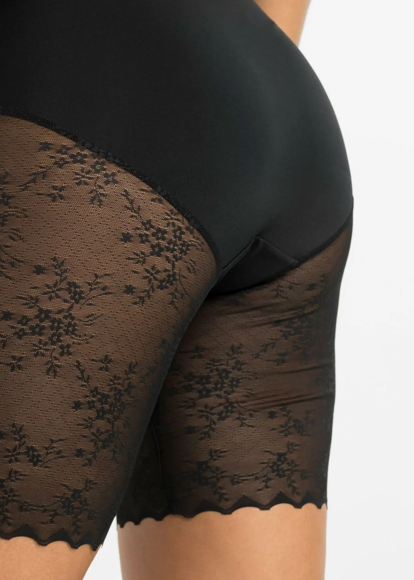 Pantalón con efecto moldeador medio