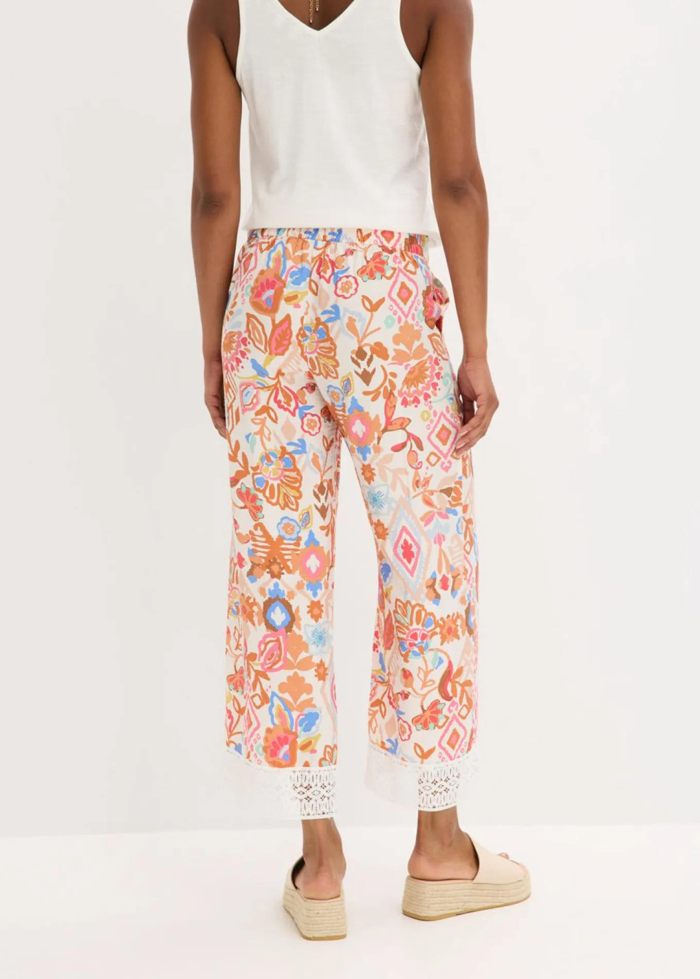 Pantalón con encaje