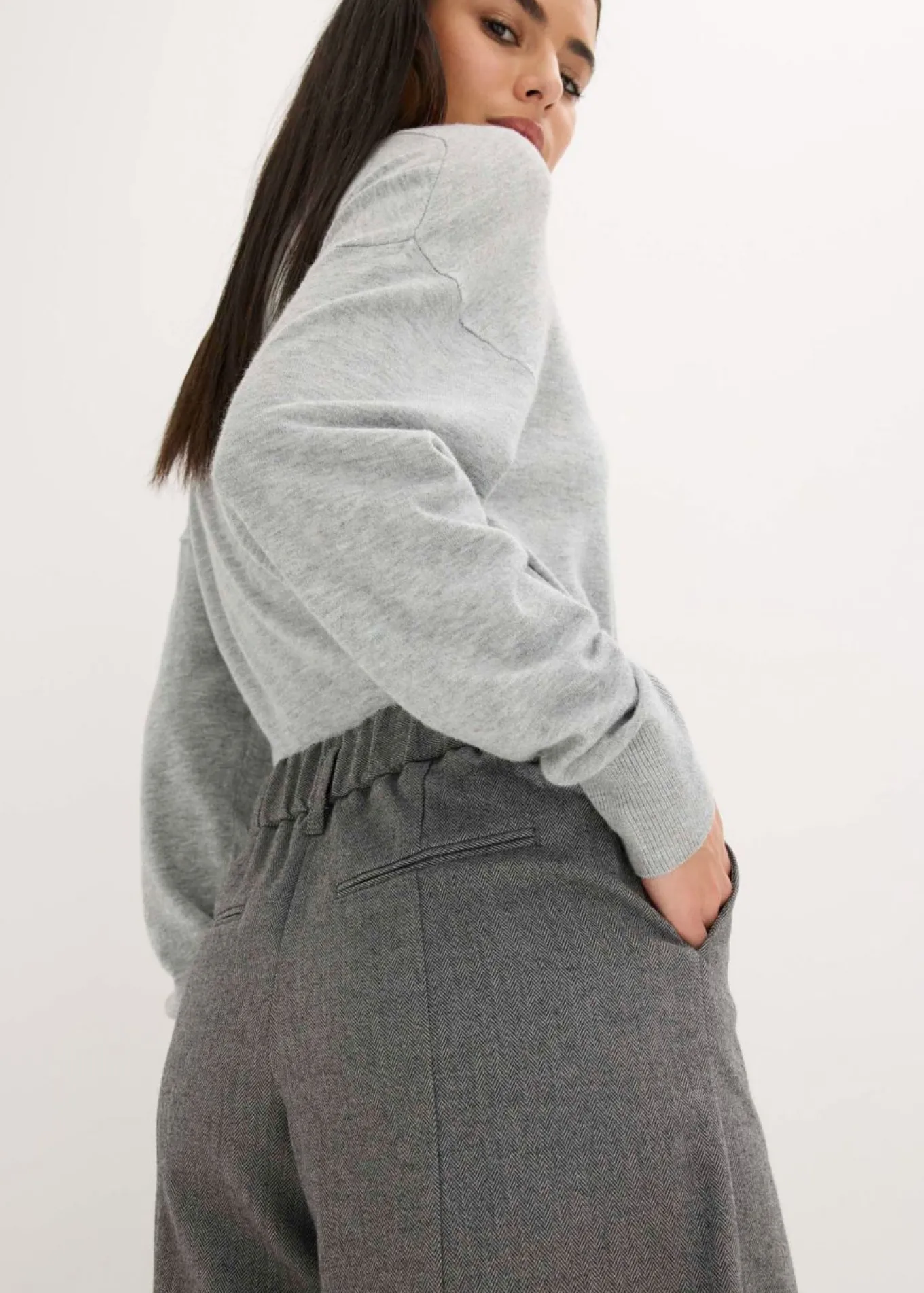 Pantalón con espiga en aspecto de lana