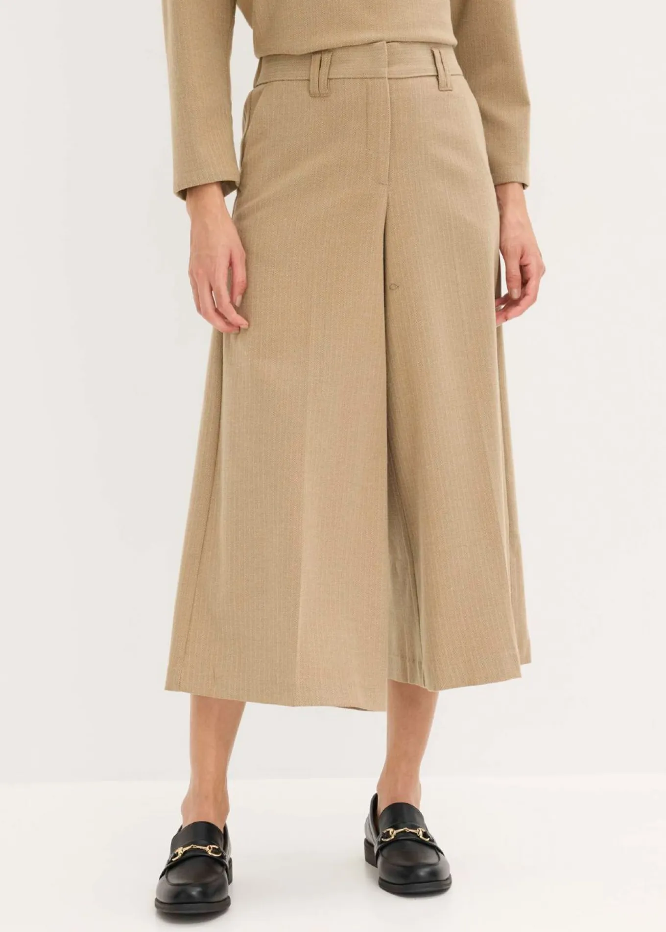 Pantalón con espiga en aspecto de lana