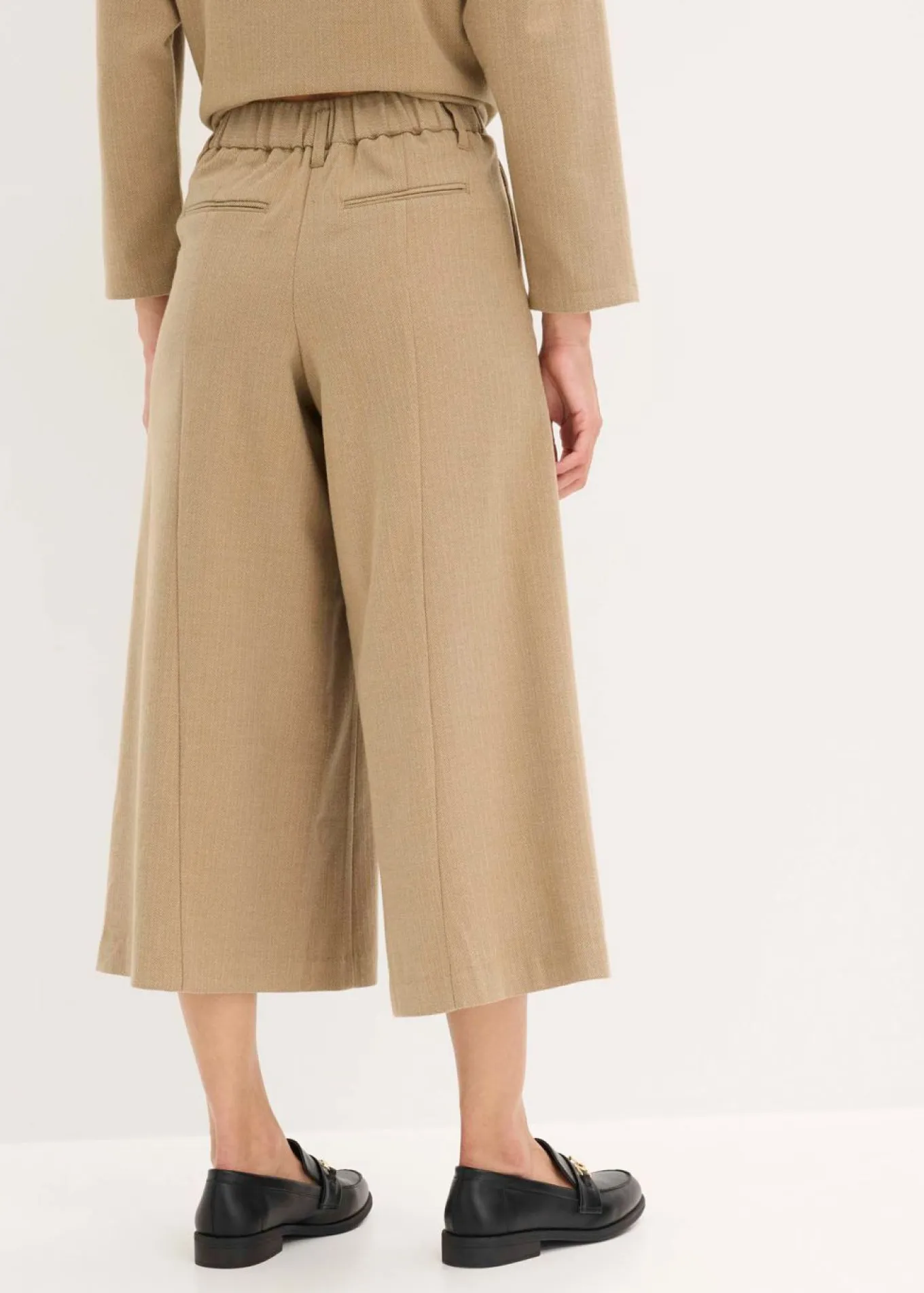 Pantalón con espiga en aspecto de lana