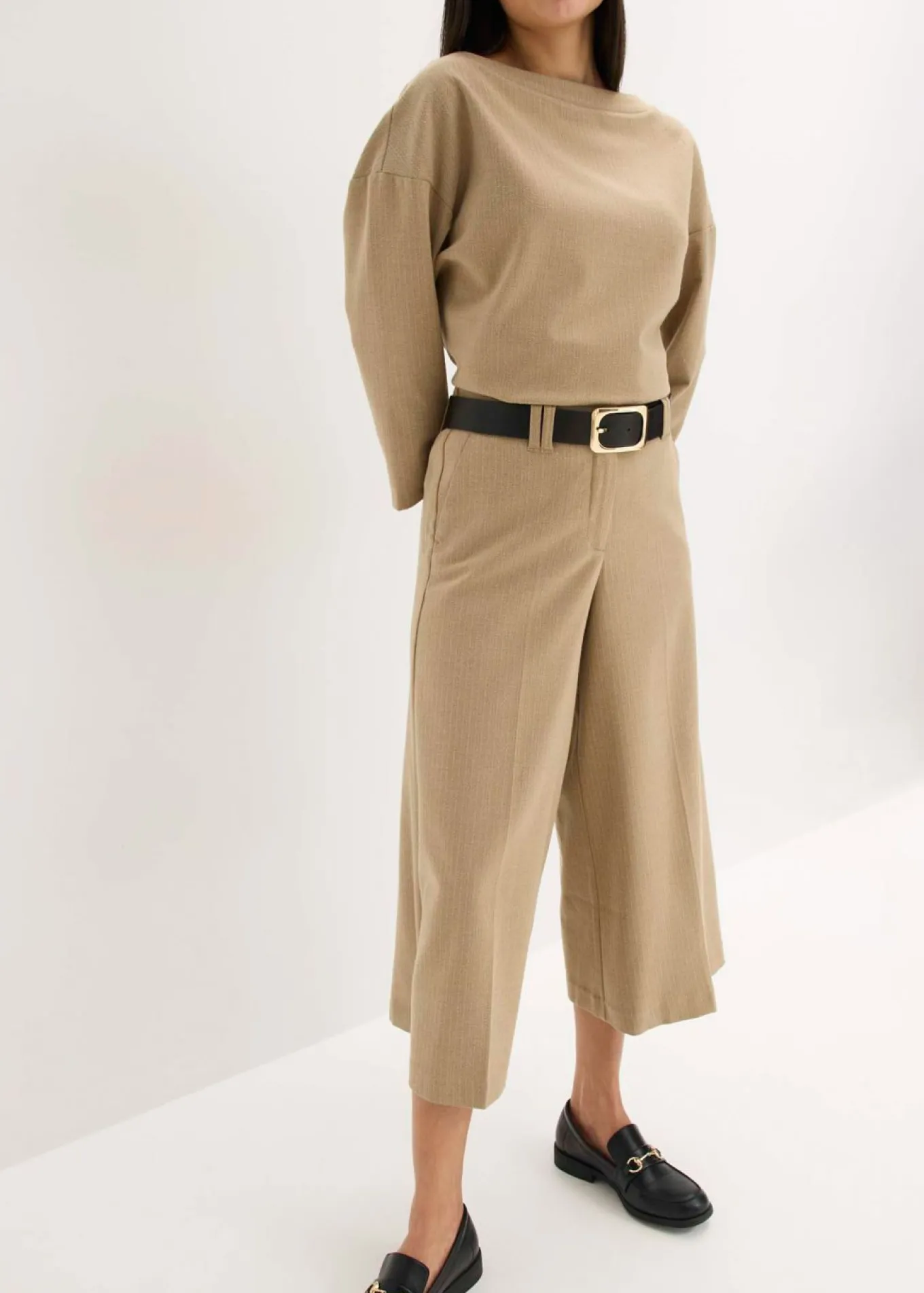 Pantalón con espiga en aspecto de lana