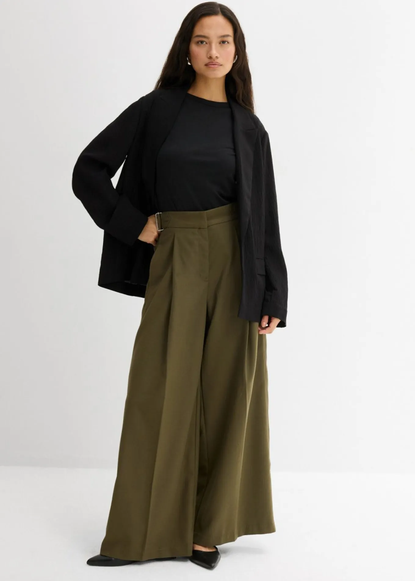 Pantalón con hebilla lateral de mezcla de viscosa