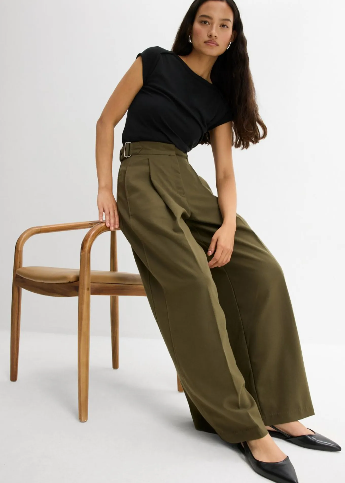 Pantalón con hebilla lateral de mezcla de viscosa