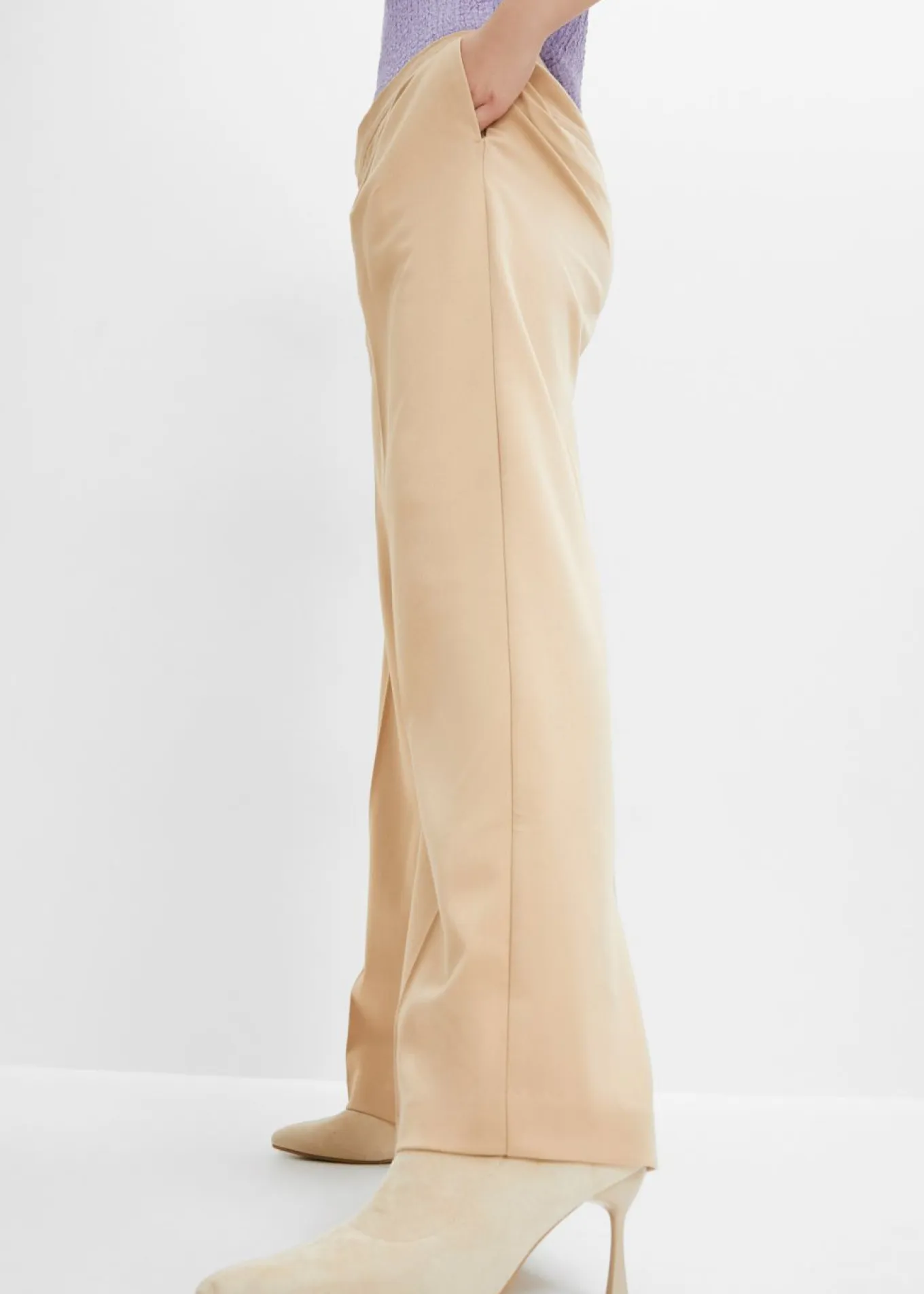 Pantalón con pinzas y cinturilla cómoda