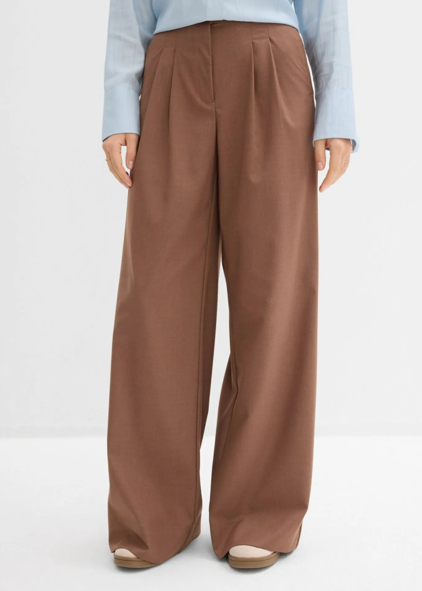 Pantalón con pinzas y cinturilla cómoda