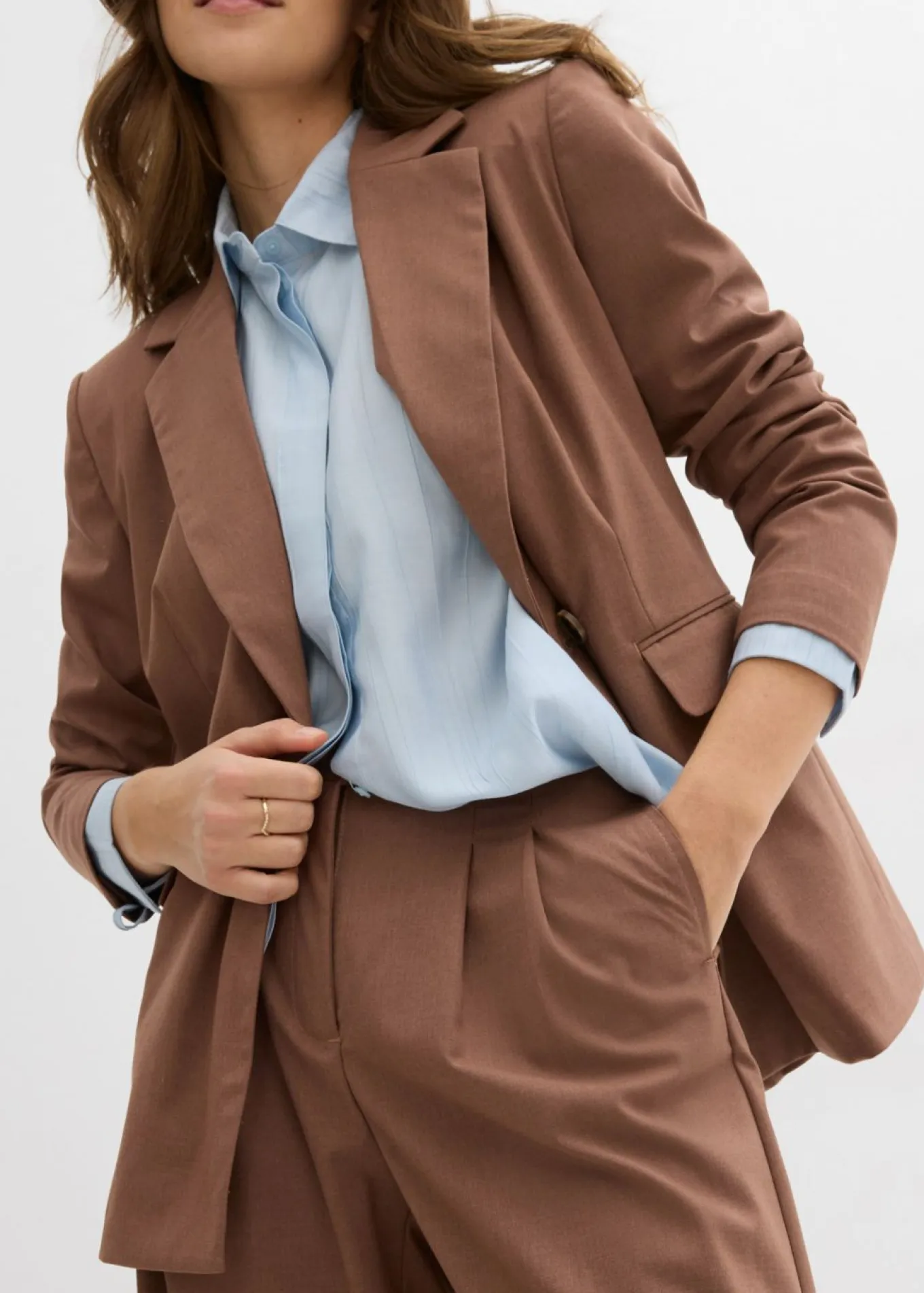 Pantalón con pinzas y cinturilla cómoda
