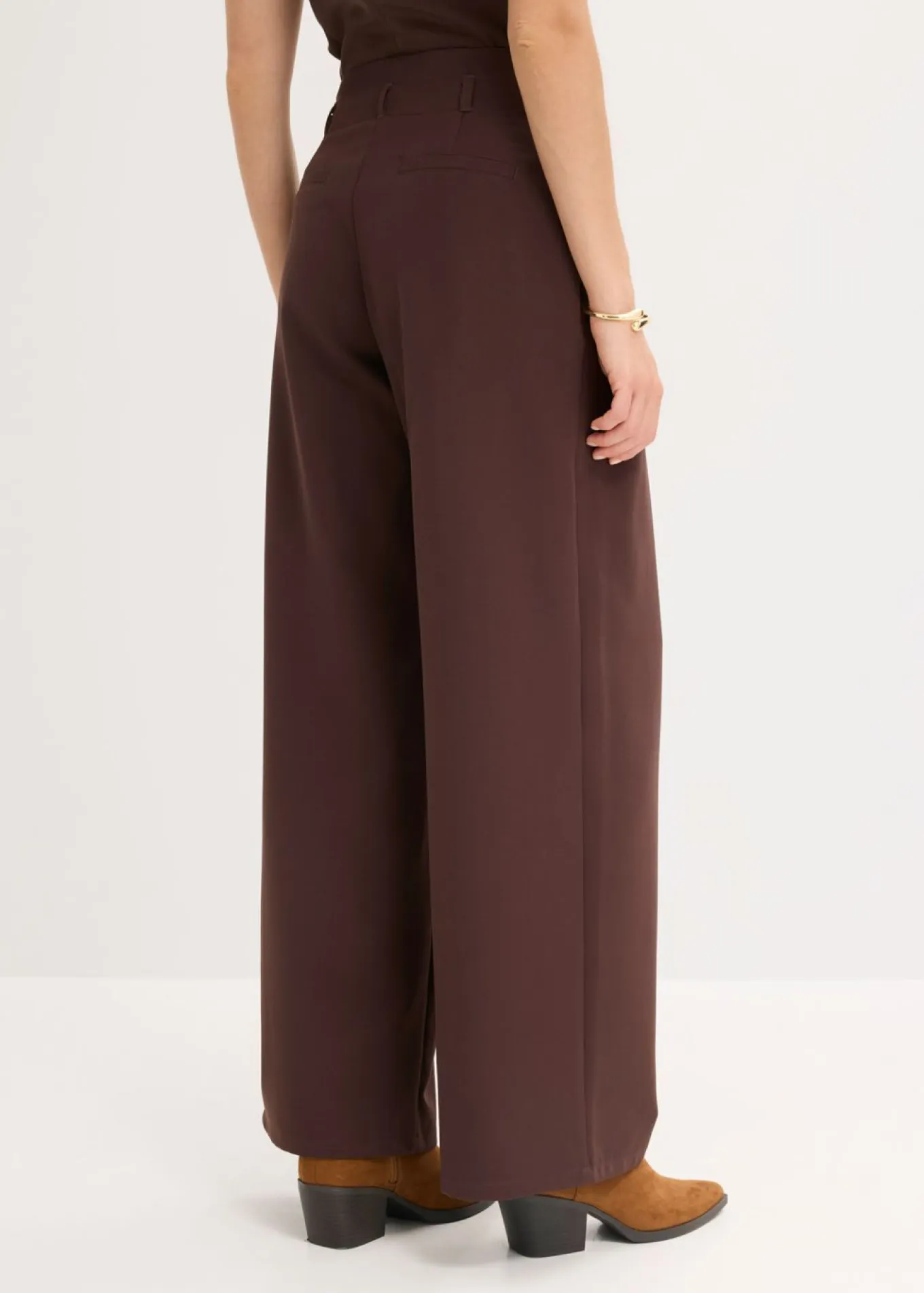 Pantalón con pinzas y cinturilla cómoda