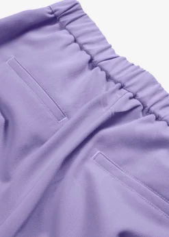 Pantalón con pinzas y cinturilla cómoda