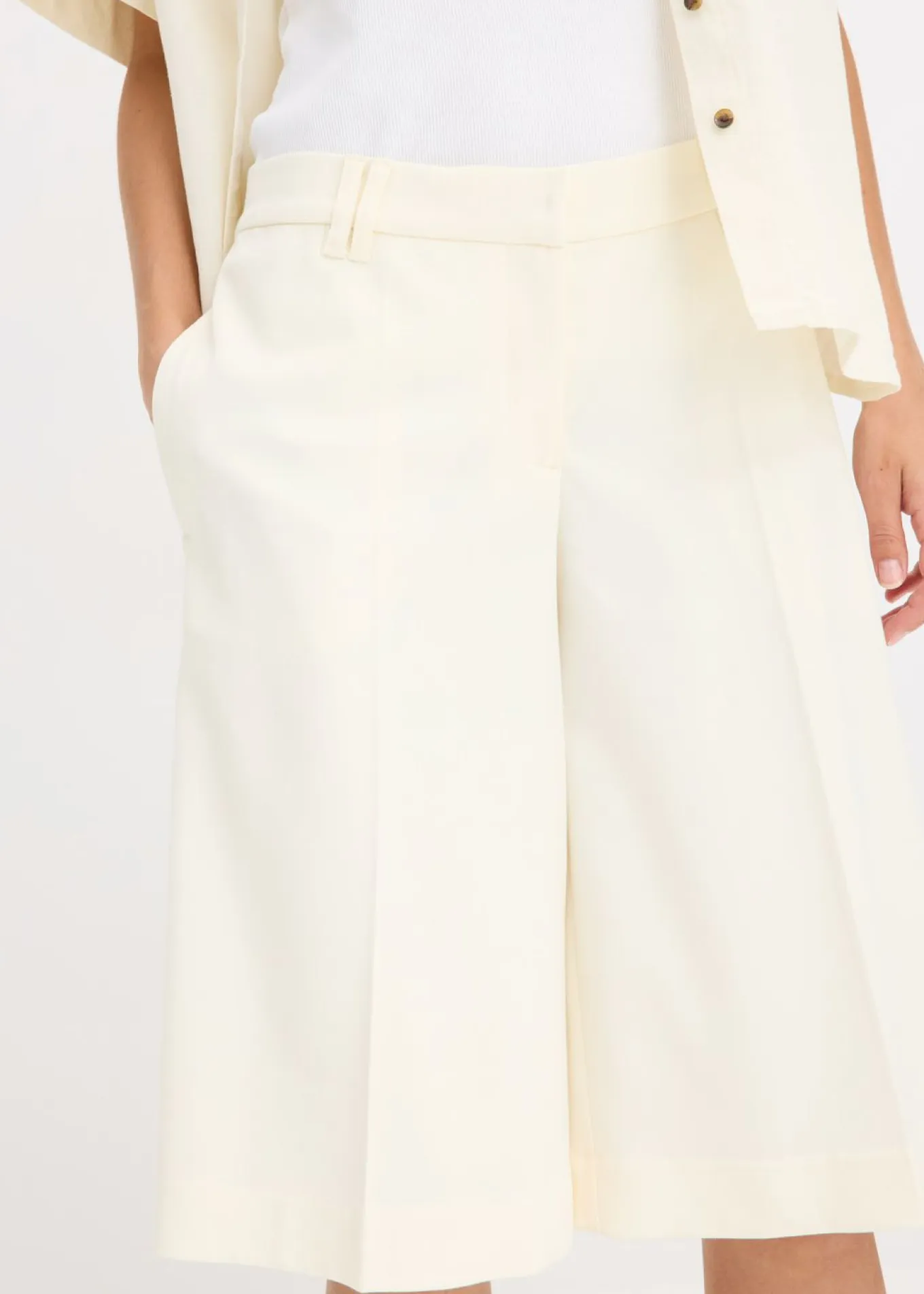 Pantalón corto ajustado