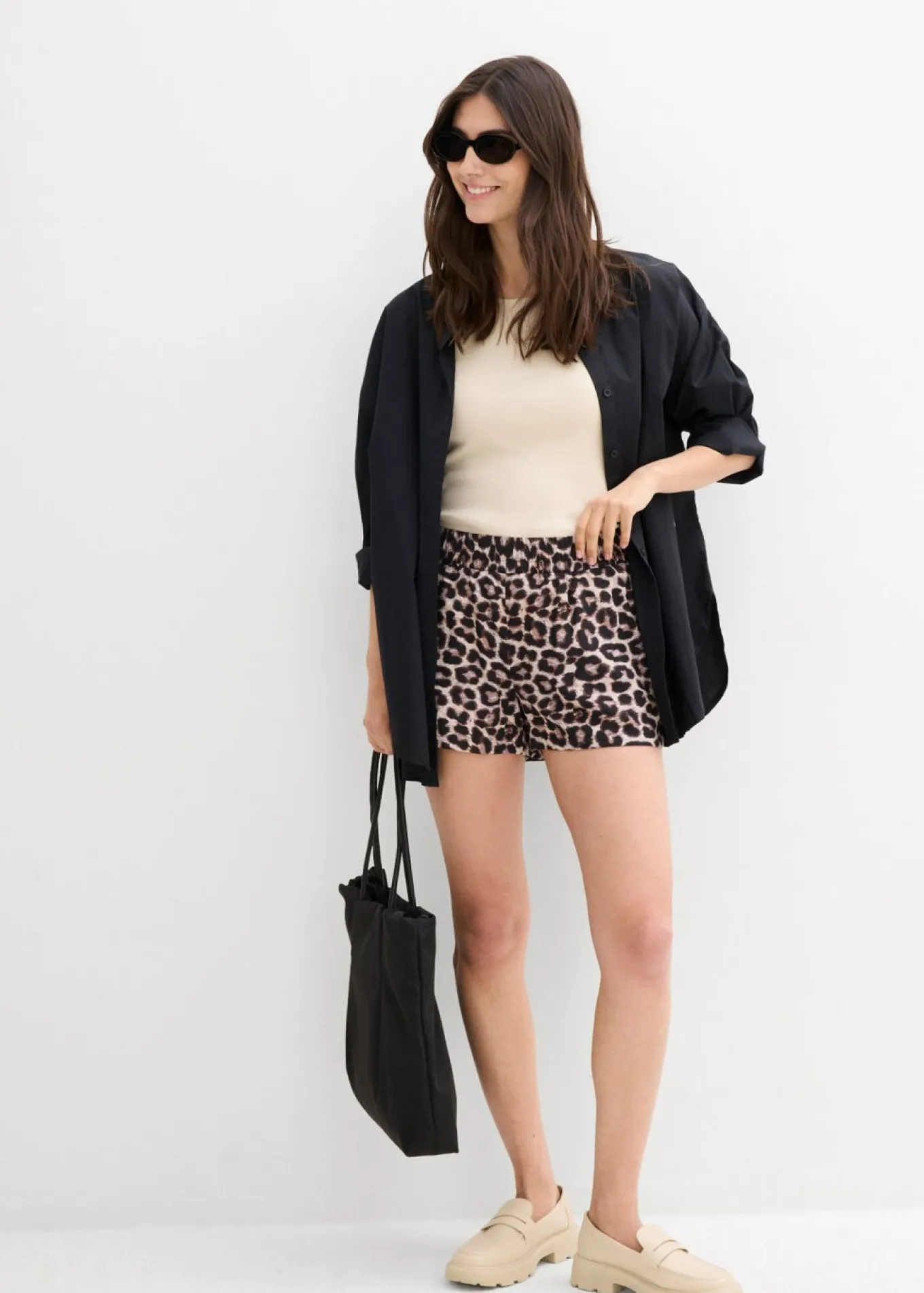 Pantalón corto con cinturilla elástica