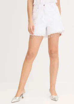 Pantalón corto con detalle de cadena