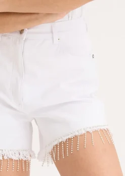 Pantalón corto con detalle de cadena
