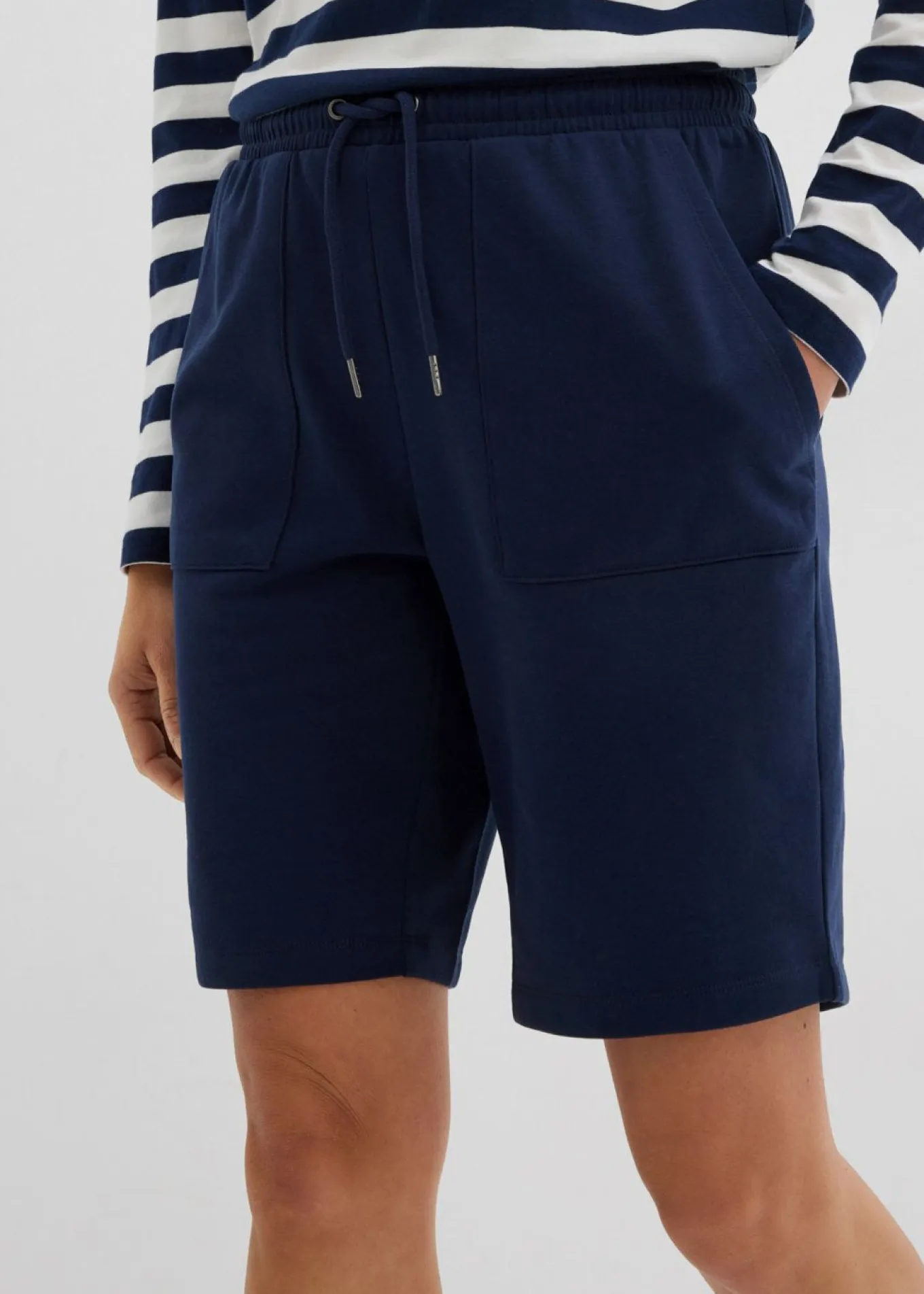 Pantalón corto de chándal con bolsillos