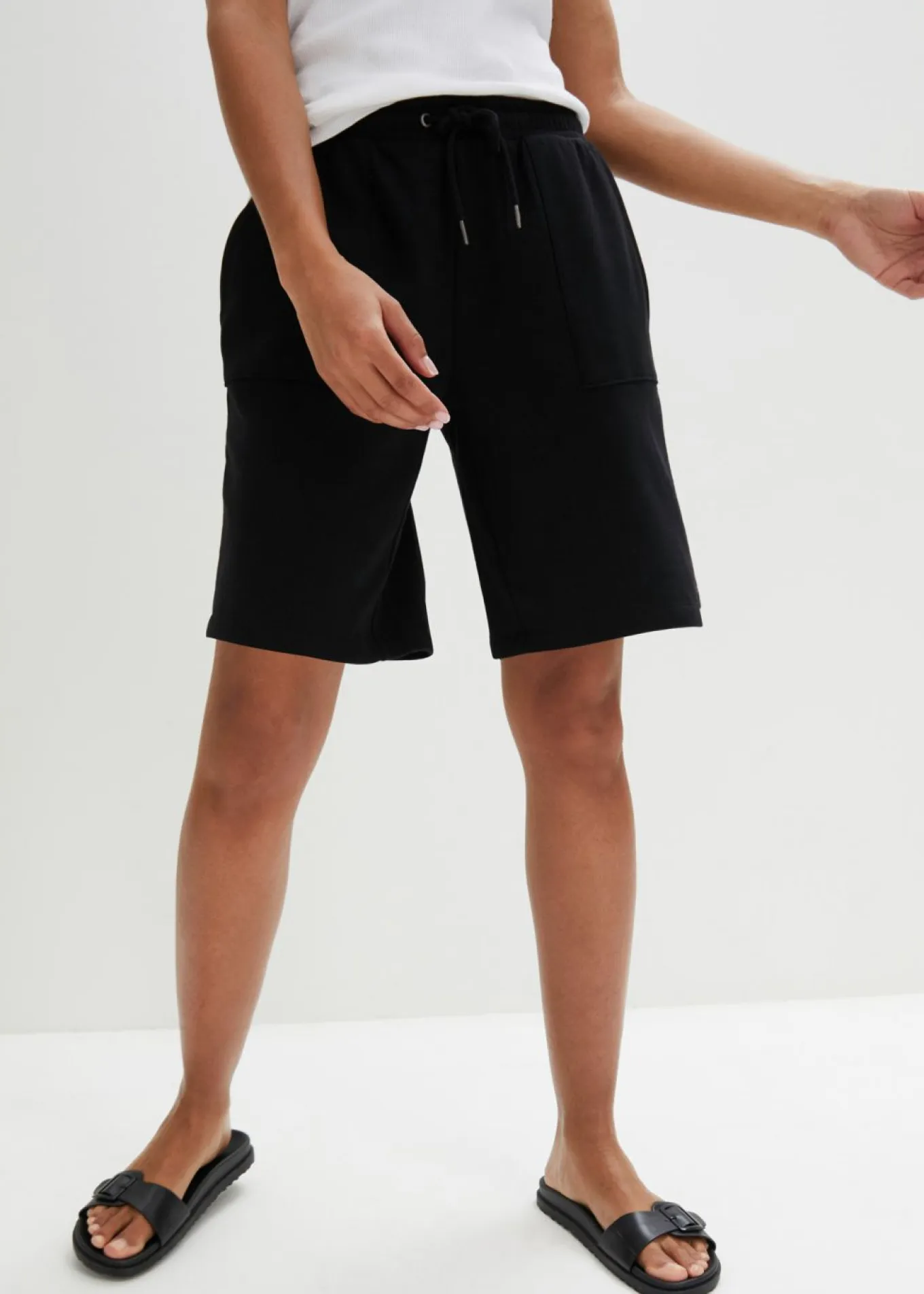 Pantalón corto de chándal con bolsillos