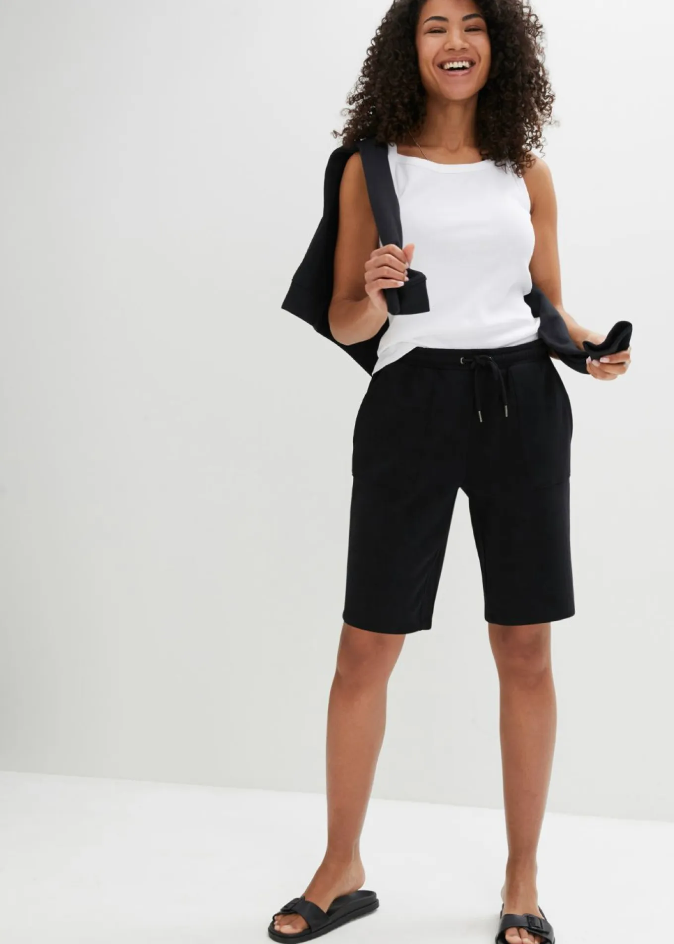 Pantalón corto de chándal con bolsillos