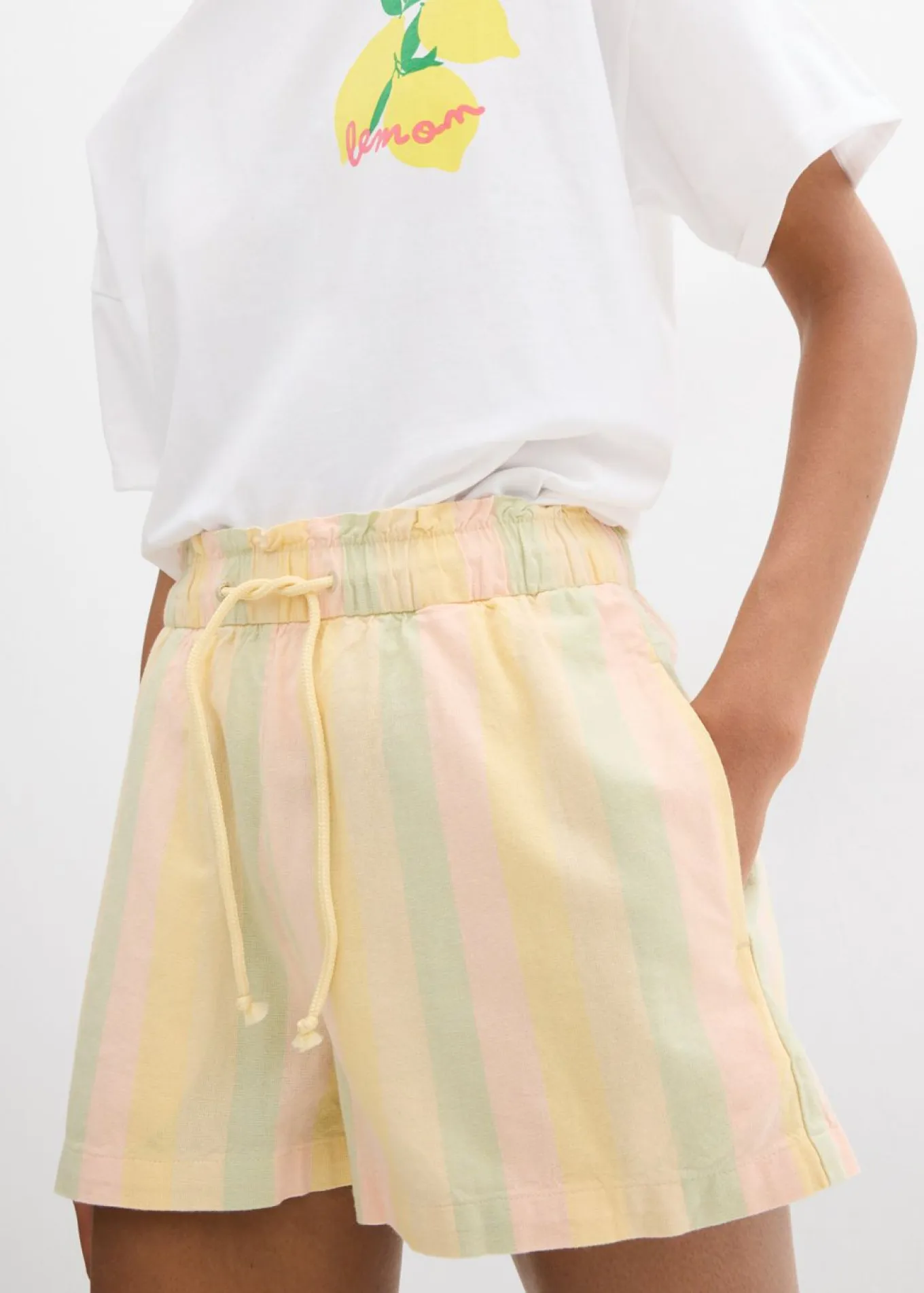 Pantalón corto de mezcla de lino vaporoso
