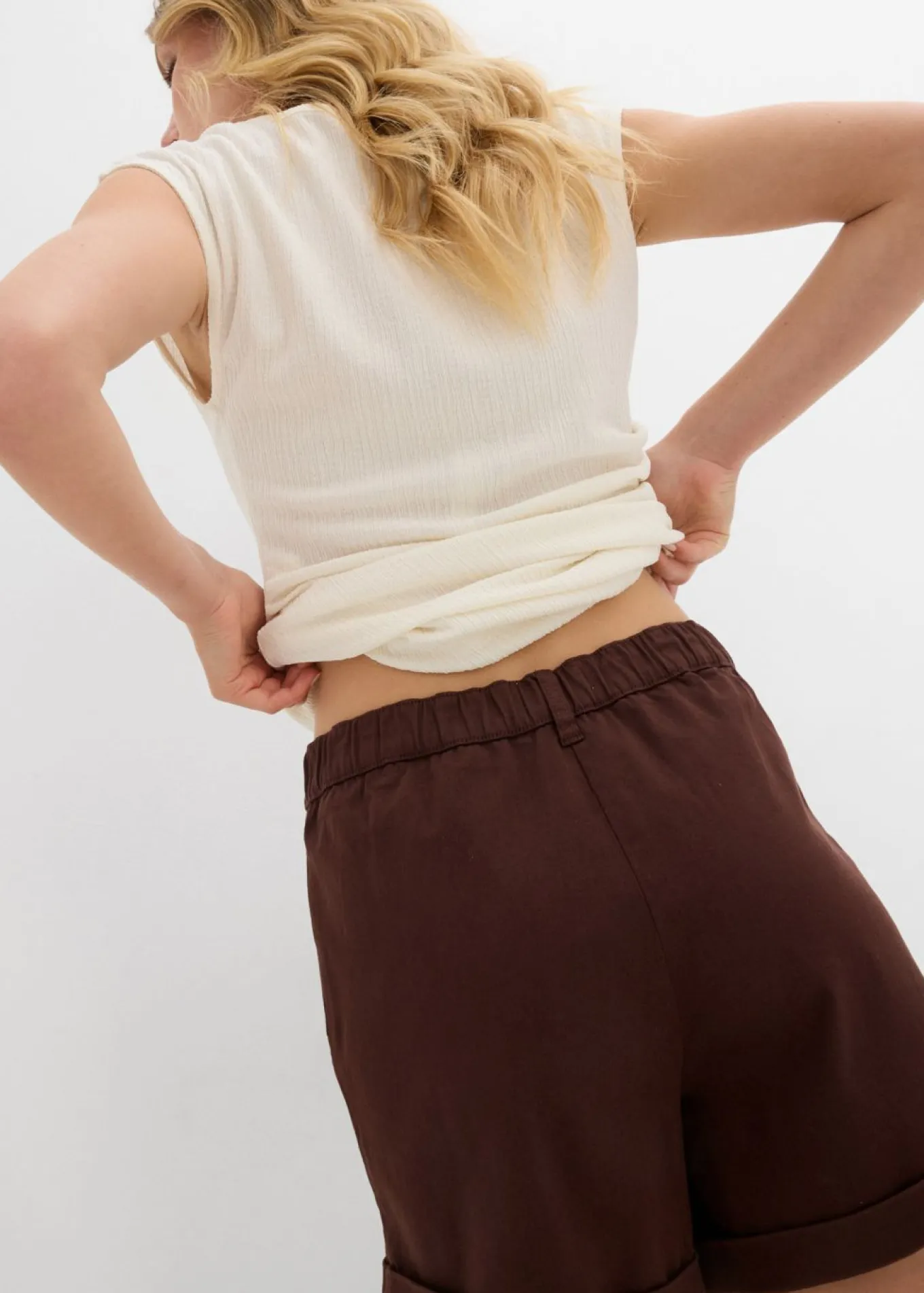 Pantalón corto de sarga con talle alto